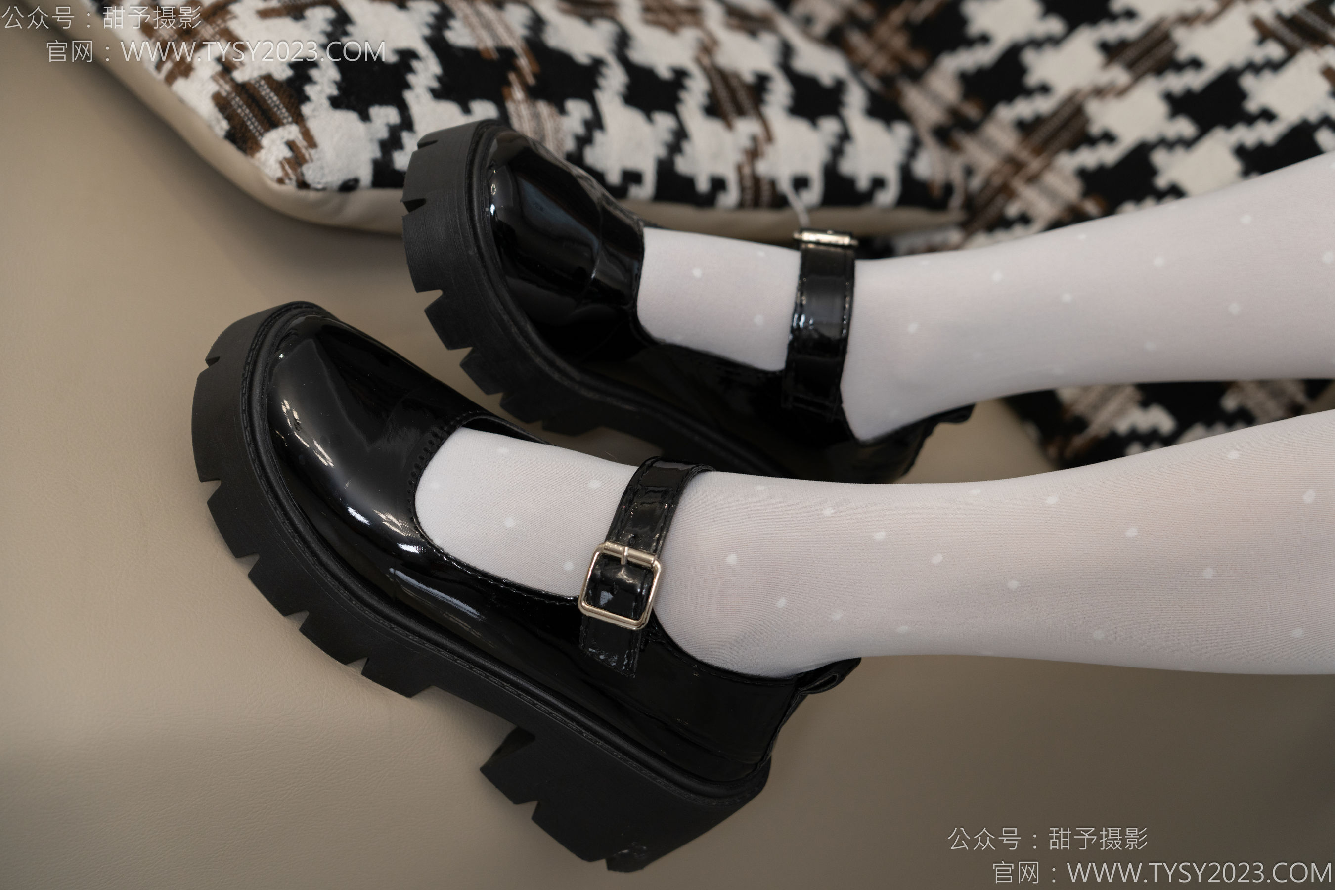 甜予摄影 No.150 澜澜 - 皮鞋、大腿袜、小腿袜、波点白丝袜/(162P)