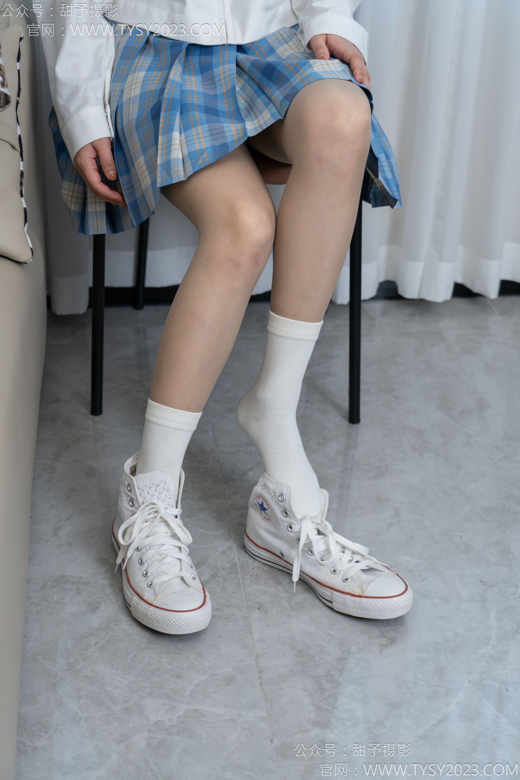 甜予摄影 No.154 澜澜 - 帆布鞋、白棉袜、薄灰丝、跺脚抖腿剧情/(129P)