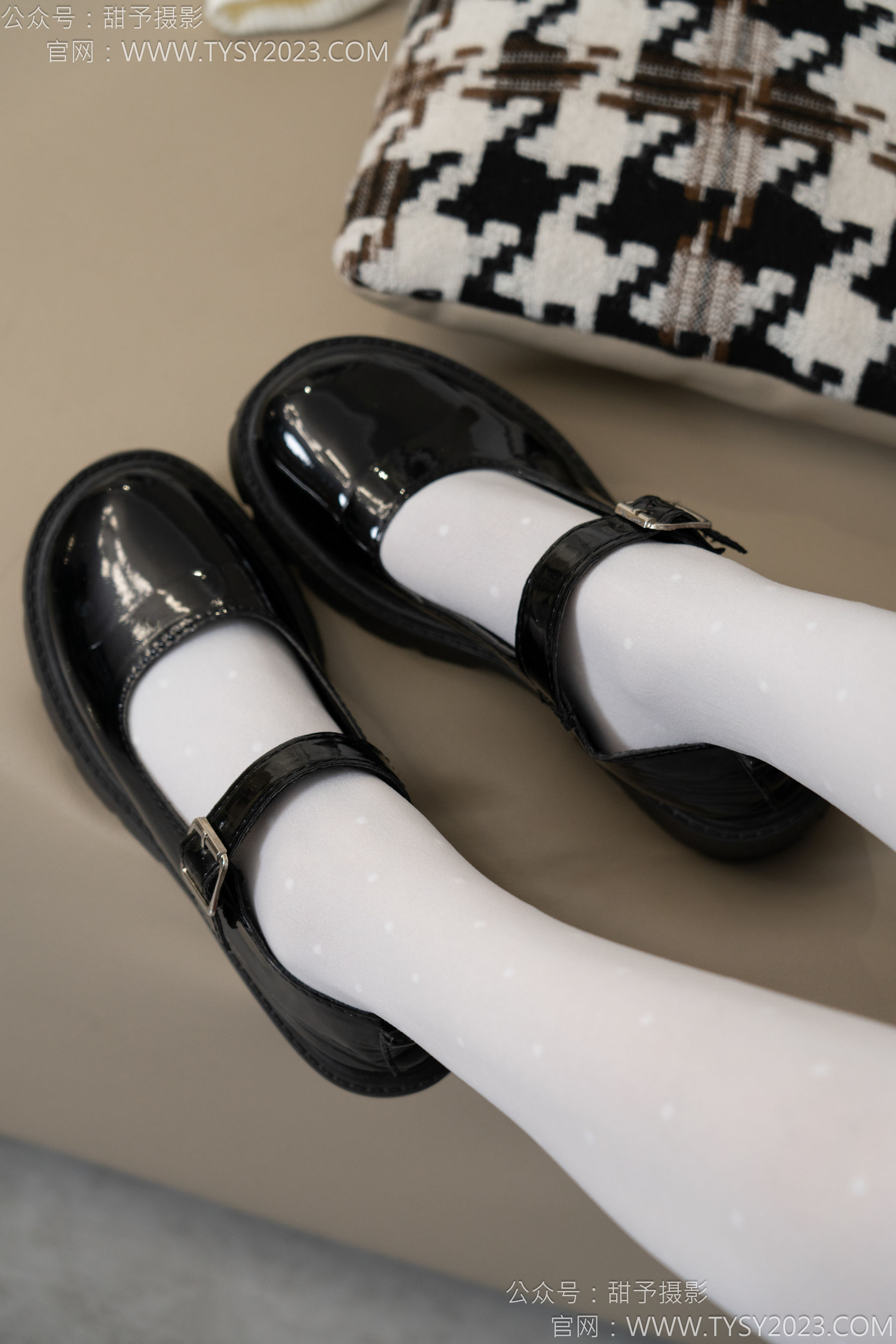 甜予摄影 No.150 澜澜 - 皮鞋、大腿袜、小腿袜、波点白丝袜/(162P)