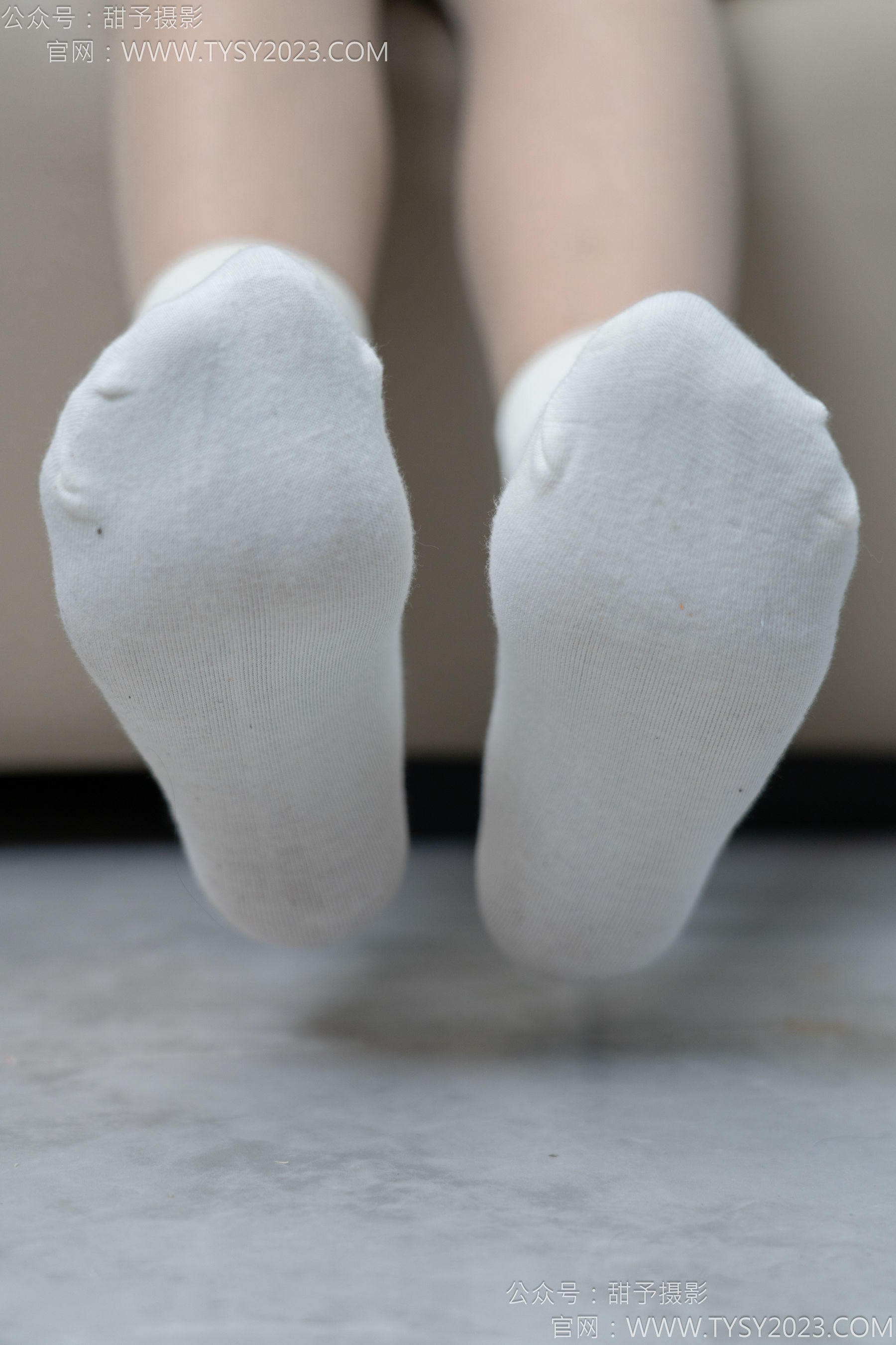 甜予摄影 No.154 澜澜 - 帆布鞋、白棉袜、薄灰丝、跺脚抖腿剧情/(129P)