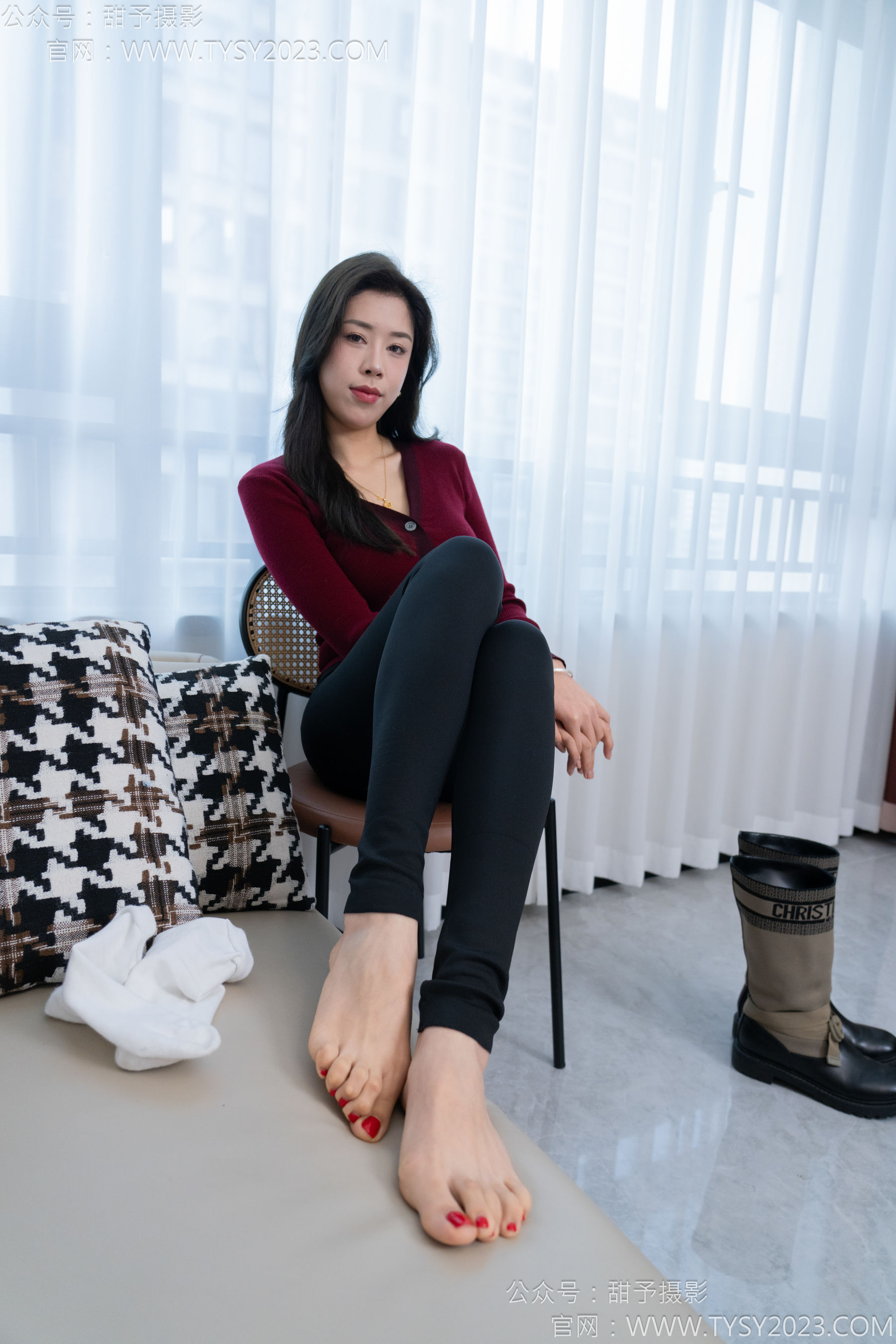 甜予摄影 No.155 咖啡豆 - 靴子、脏袜子、裸足/(132P)