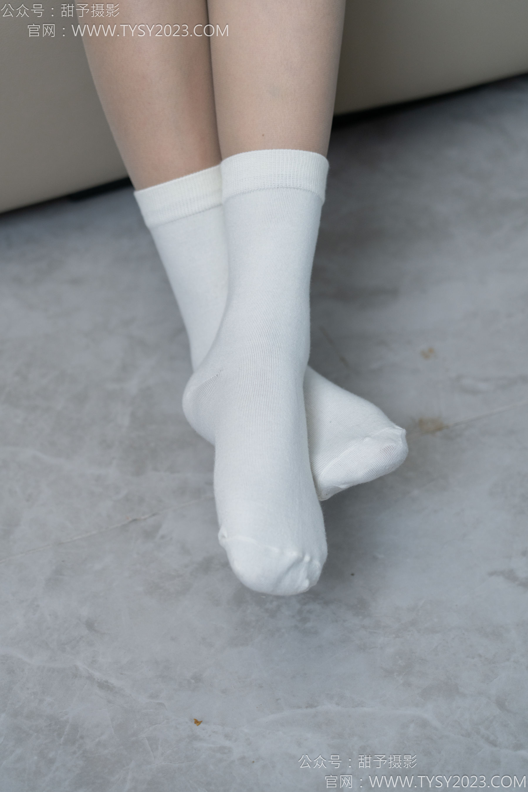 甜予摄影 No.154 澜澜 - 帆布鞋、白棉袜、薄灰丝、跺脚抖腿剧情/(129P)