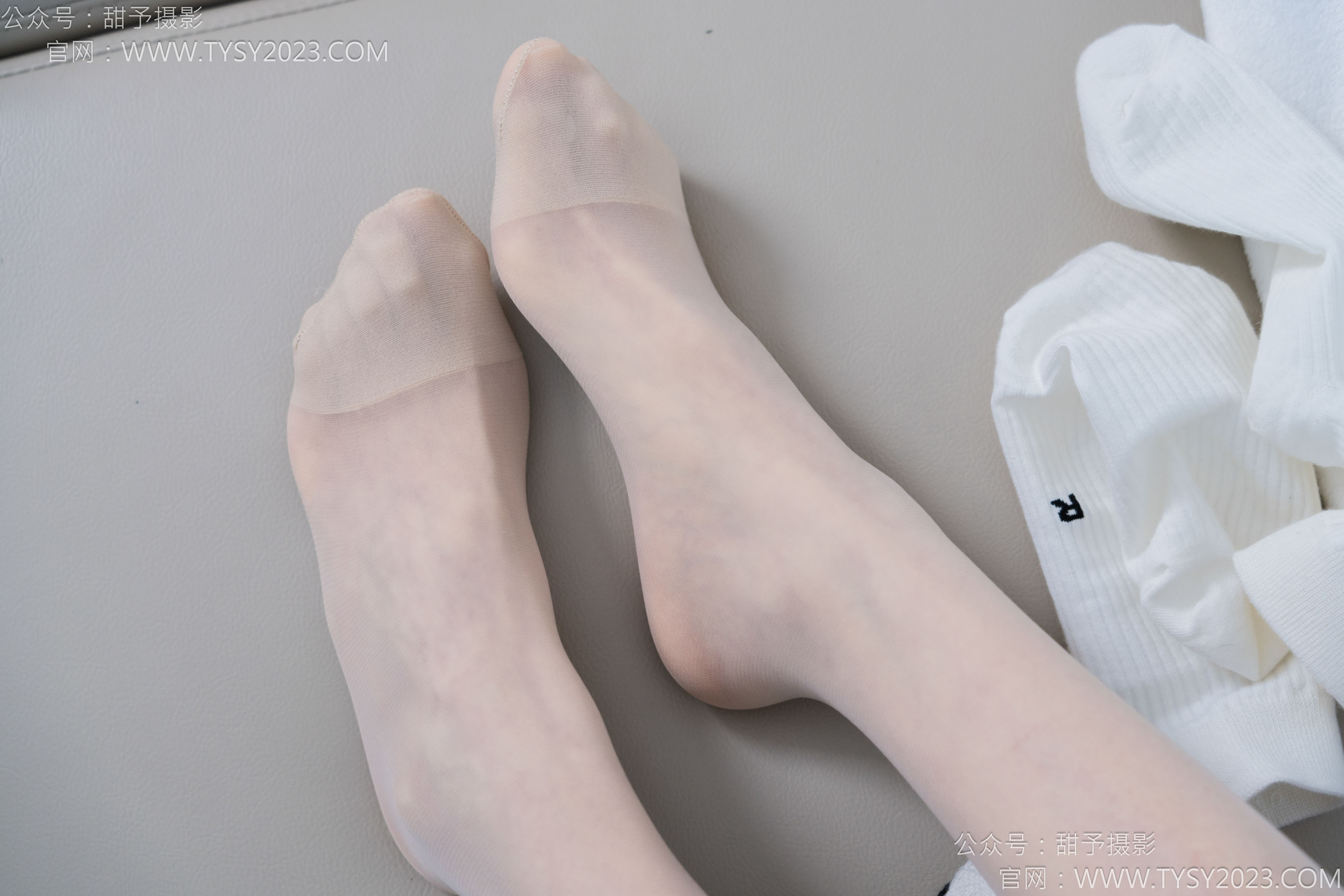 甜予摄影 No.152 咻咻 - 板鞋、白棉袜、薄肉丝/(130P)