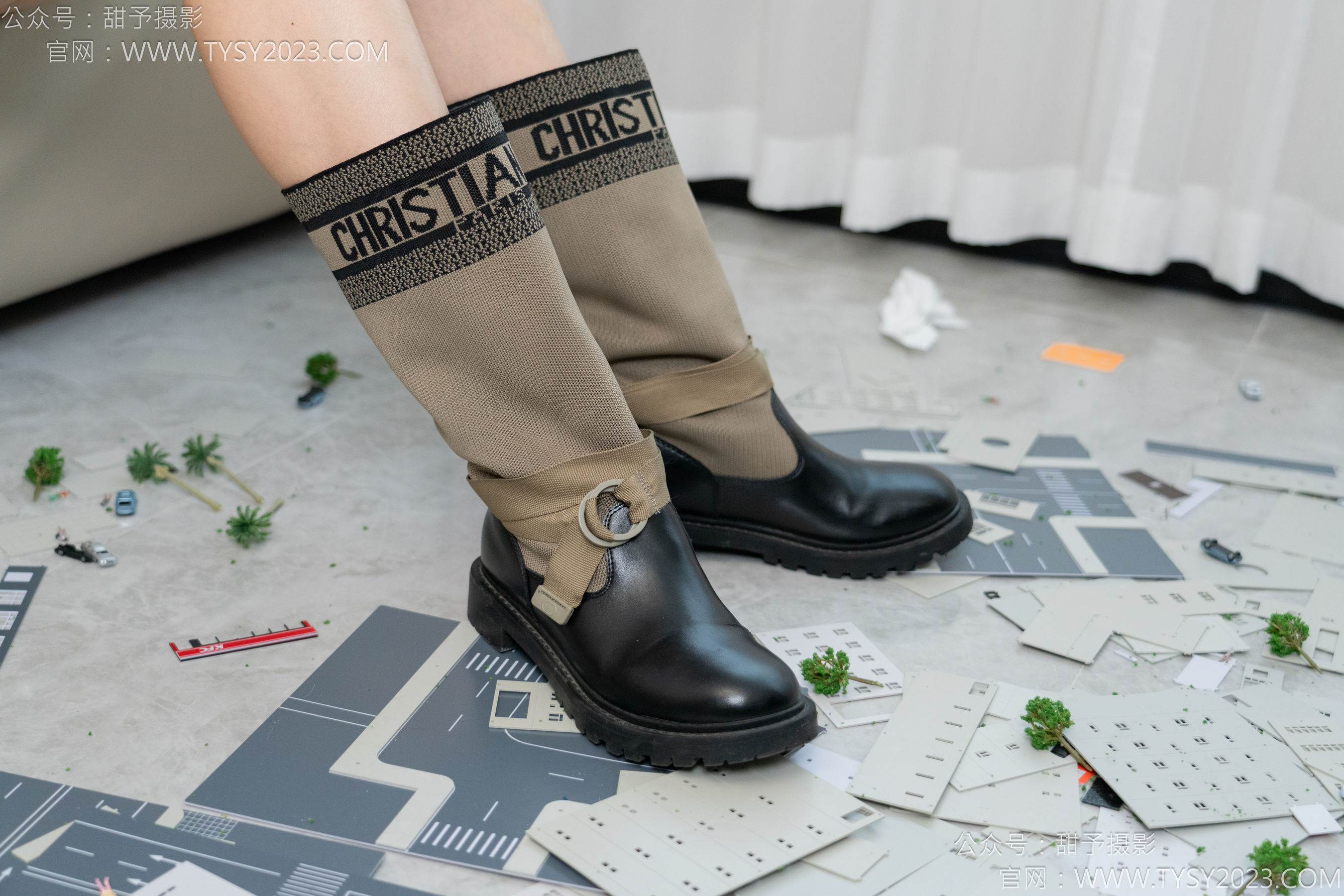 甜予摄影 No.148 咖啡豆 - 靴子、白棉袜、裸足/(169P)