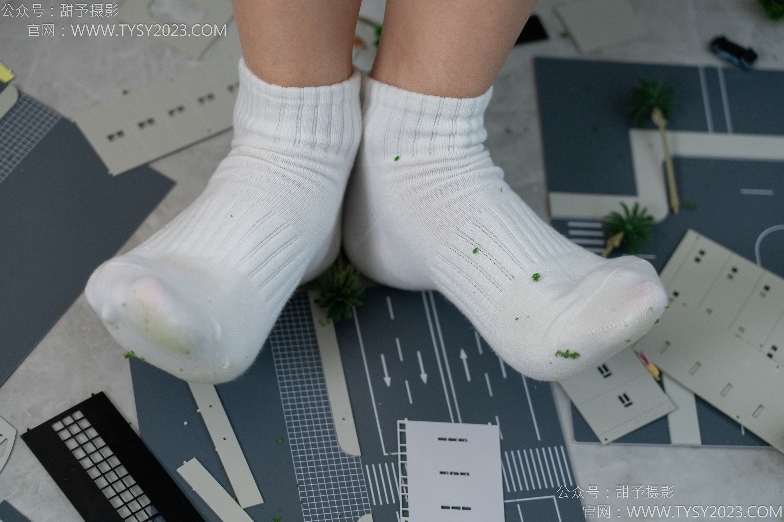 甜予摄影 No.148 咖啡豆 - 靴子、白棉袜、裸足/(169P)