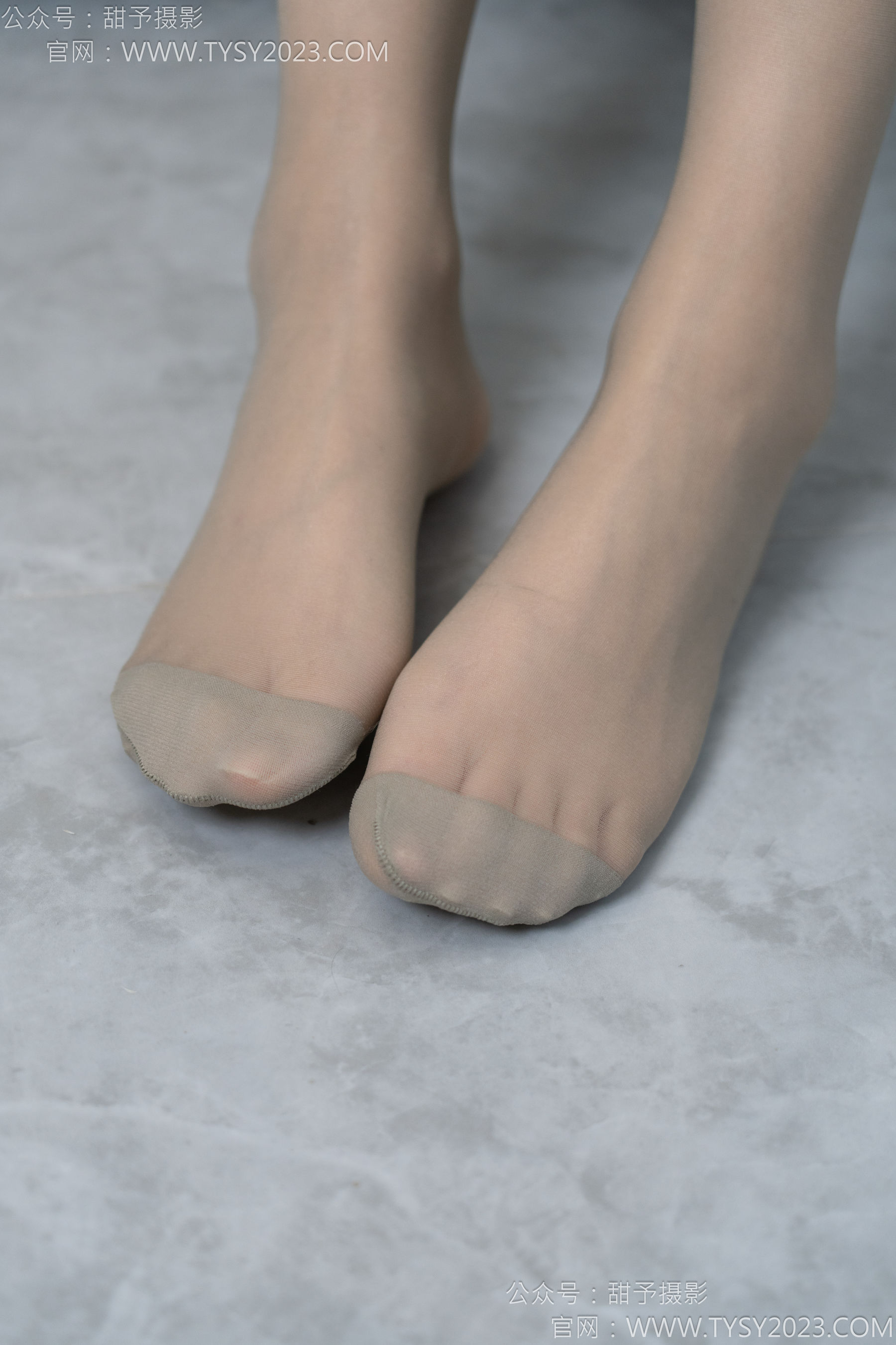 甜予摄影 No.154 澜澜 - 帆布鞋、白棉袜、薄灰丝、跺脚抖腿剧情/(129P)