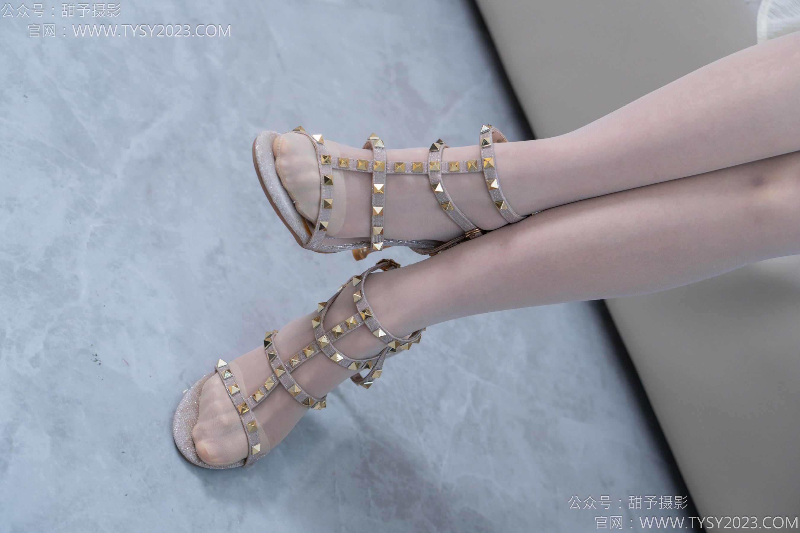 甜予摄影 No.156 咻咻 - 高跟鞋、薄肉丝/(135P)