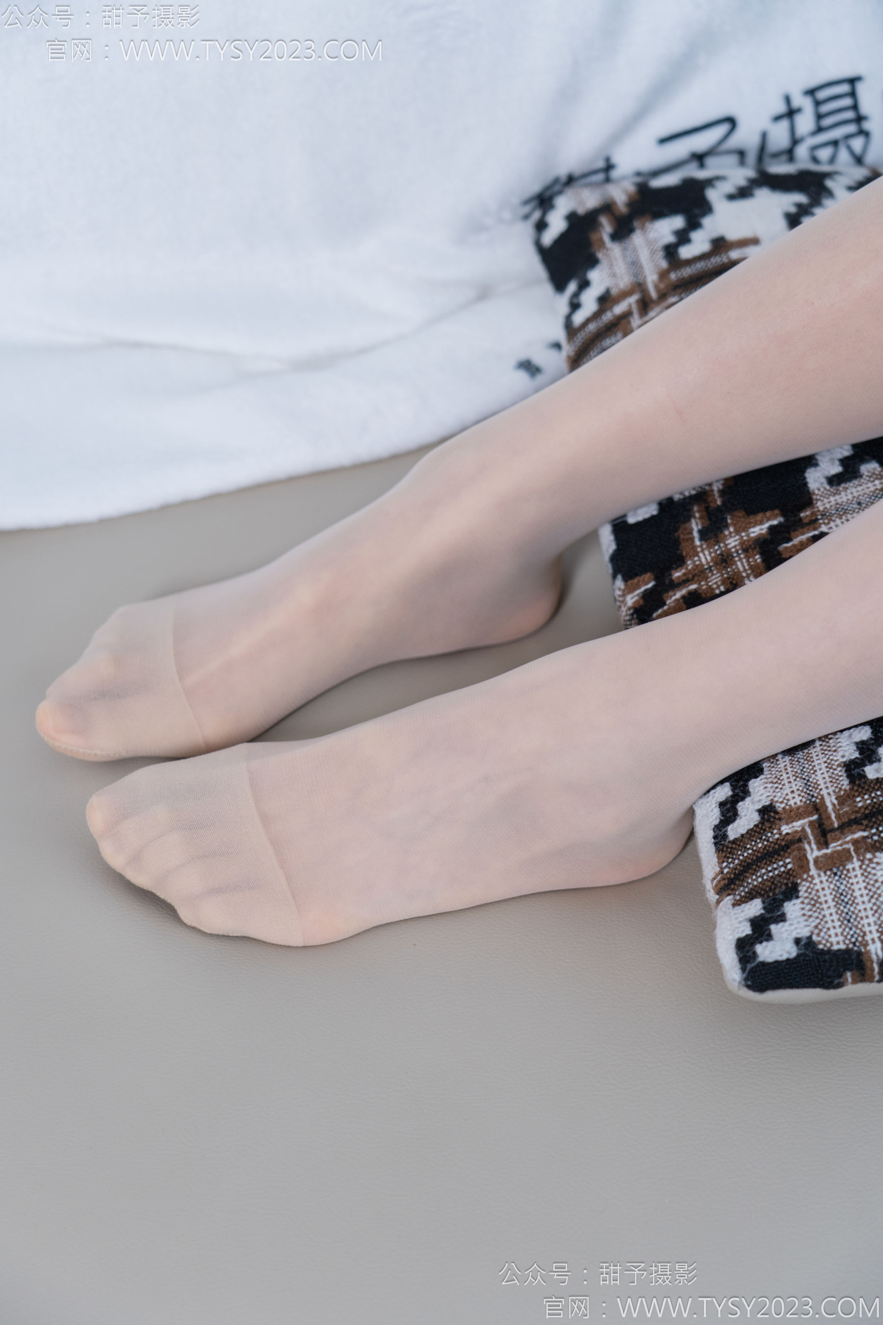 甜予摄影 No.156 咻咻 - 高跟鞋、薄肉丝/(135P)