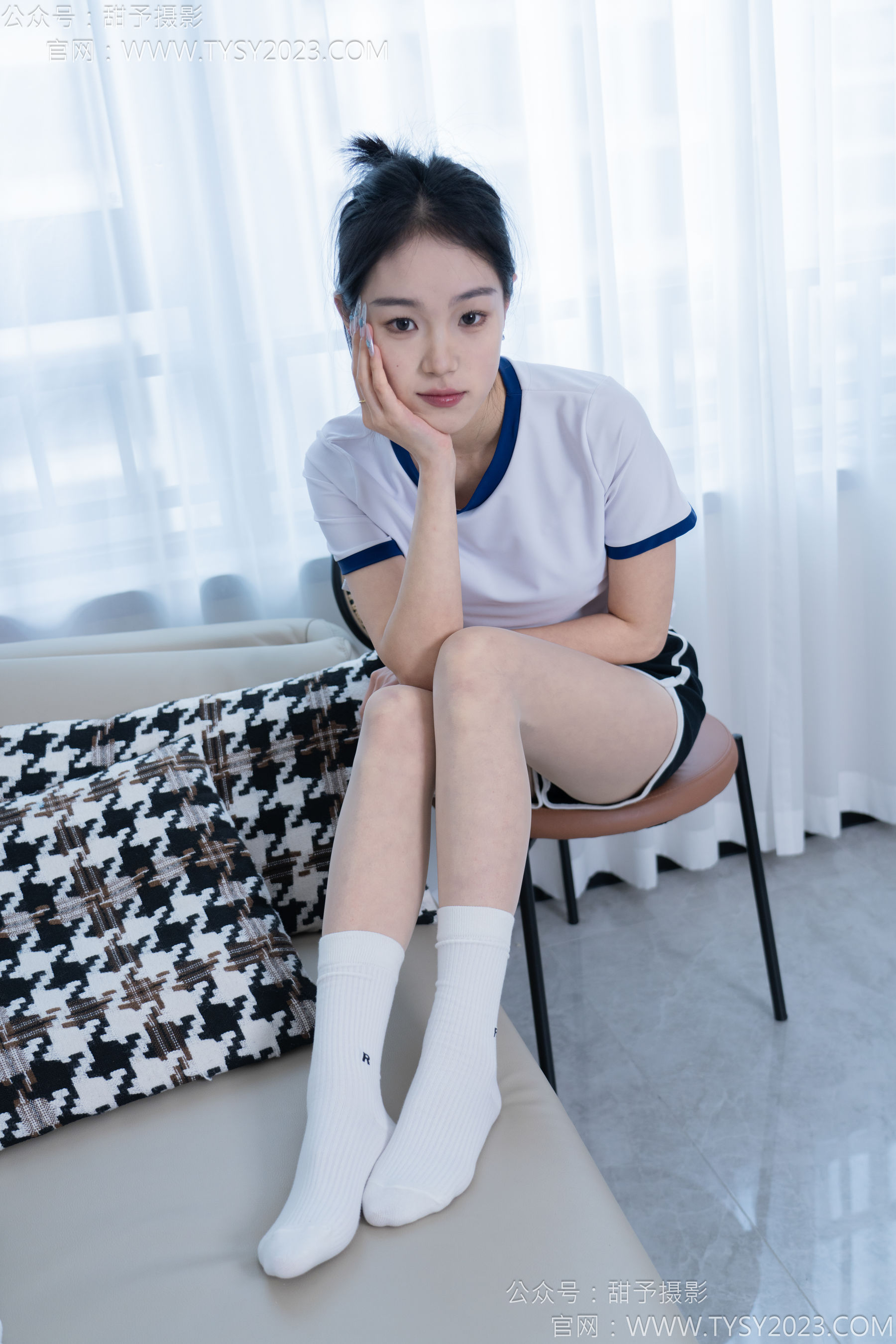 甜予摄影 No.152 咻咻 - 板鞋、白棉袜、薄肉丝/(130P)