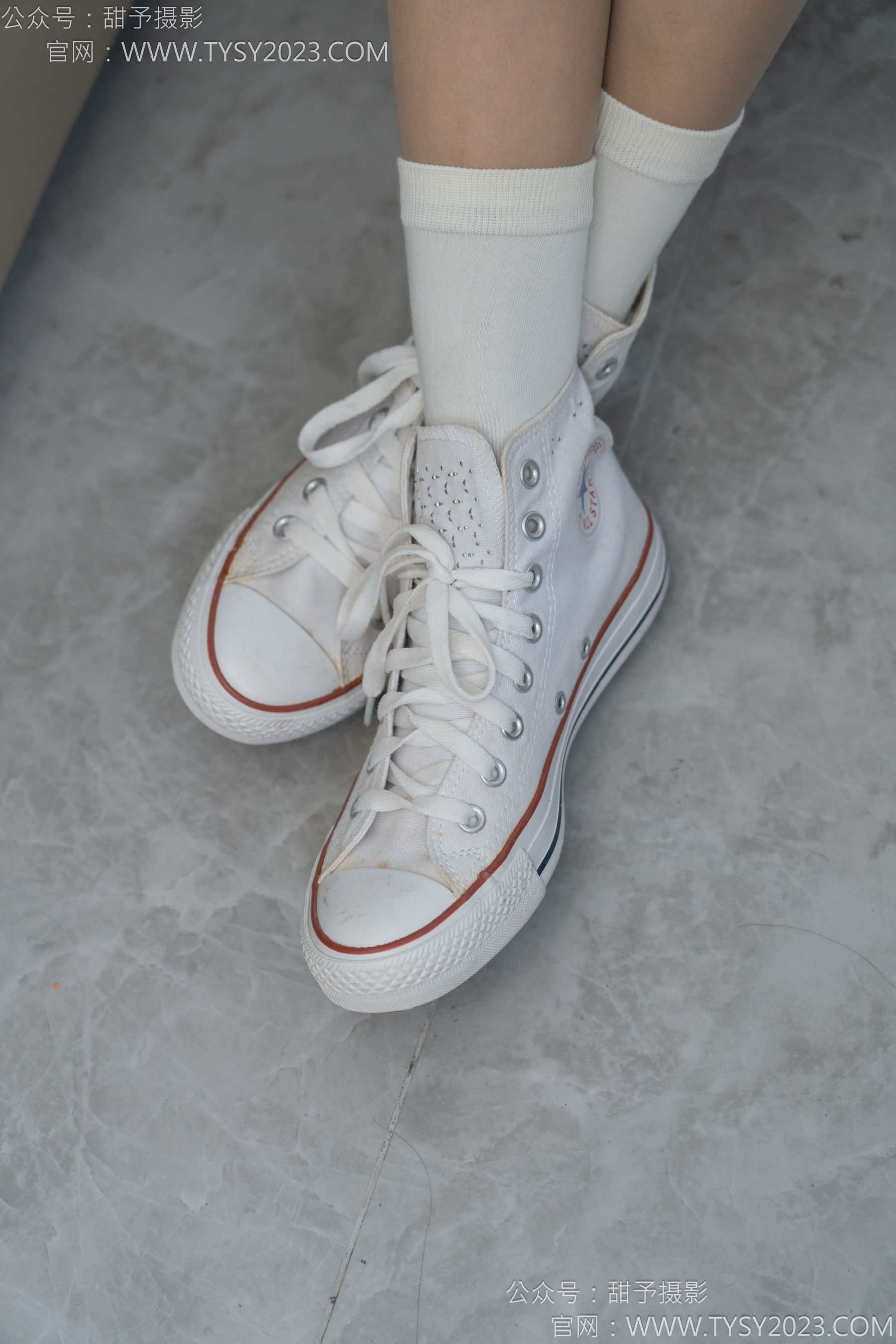 甜予摄影 No.154 澜澜 - 帆布鞋、白棉袜、薄灰丝、跺脚抖腿剧情/(129P)