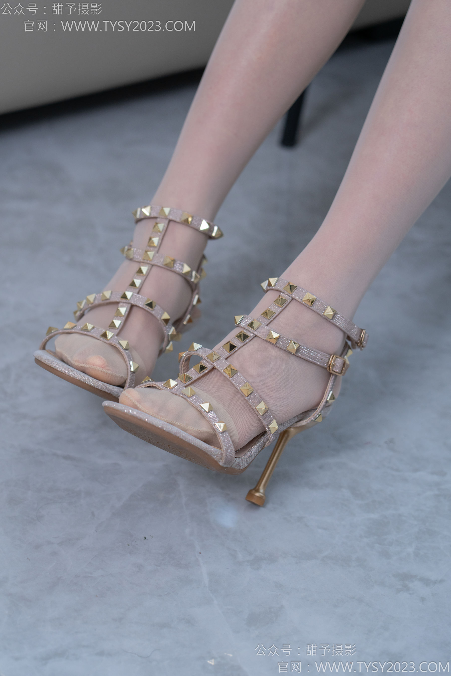 甜予摄影 No.156 咻咻 - 高跟鞋、薄肉丝/(135P)