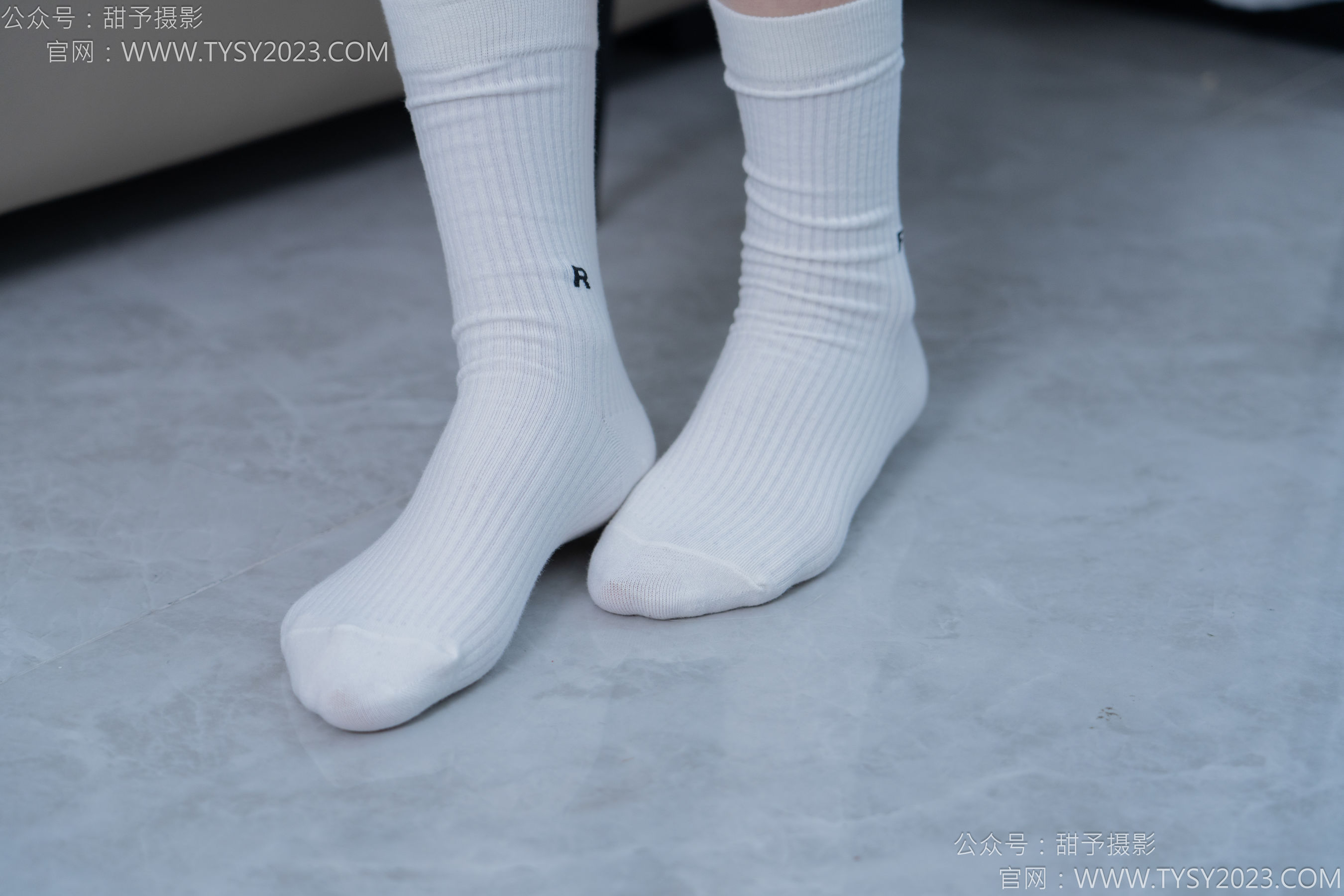 甜予摄影 No.152 咻咻 - 板鞋、白棉袜、薄肉丝/(130P)