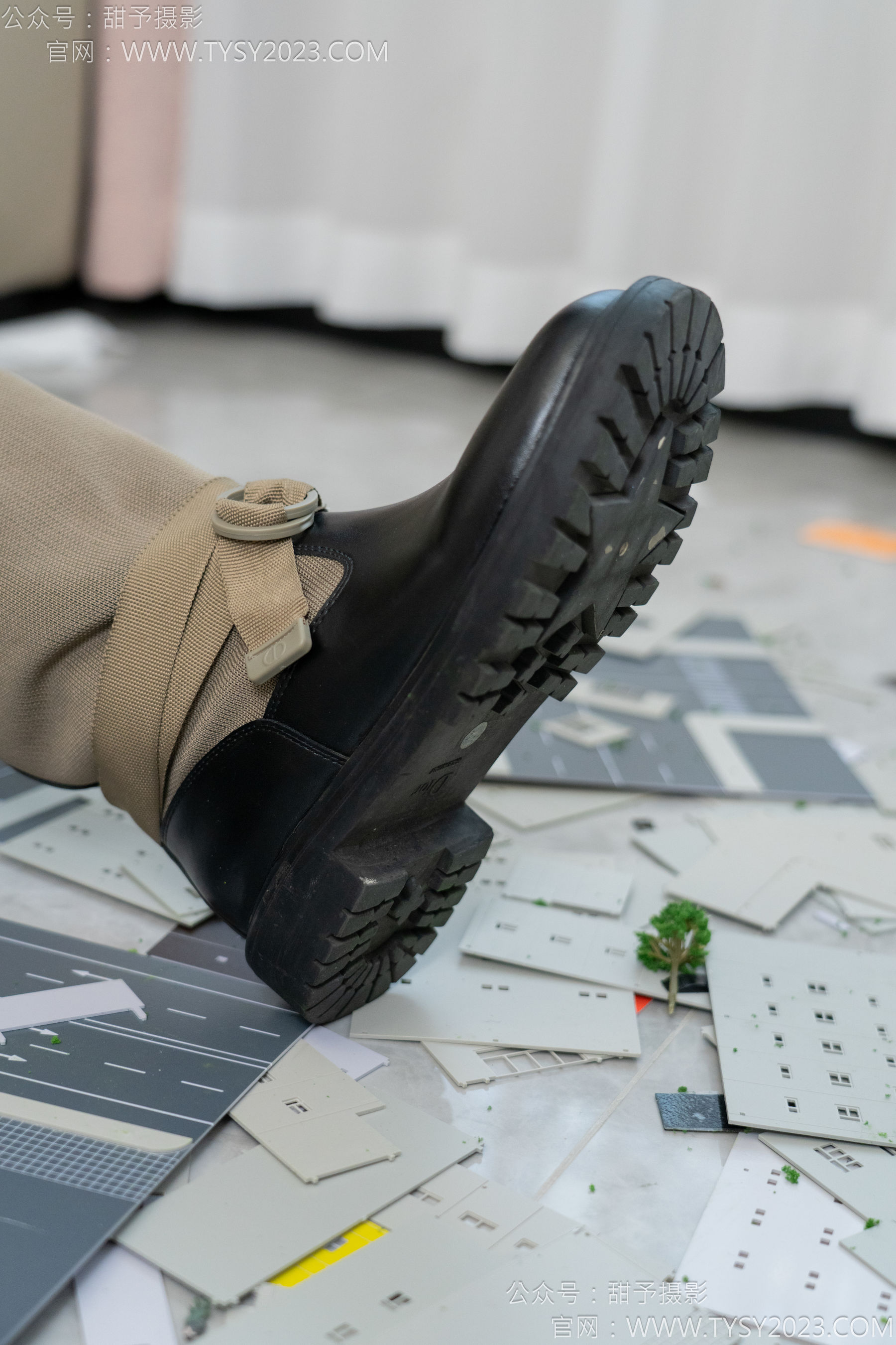 甜予摄影 No.148 咖啡豆 - 靴子、白棉袜、裸足/(169P)