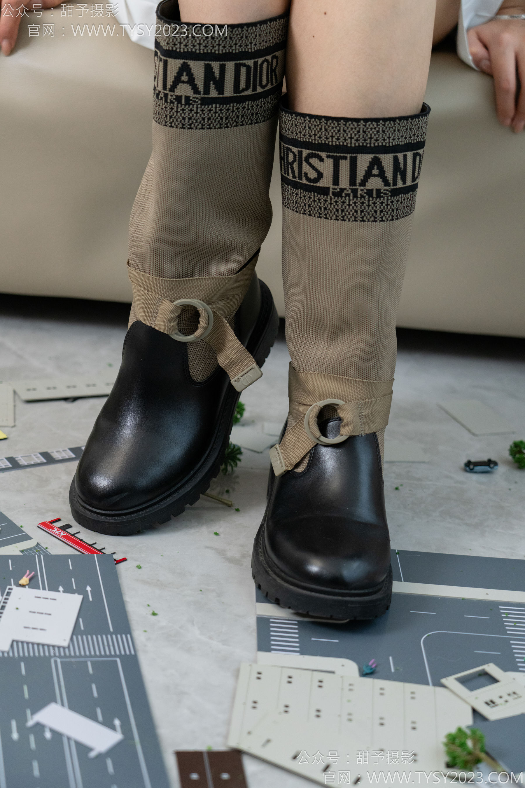 甜予摄影 No.148 咖啡豆 - 靴子、白棉袜、裸足/(169P)