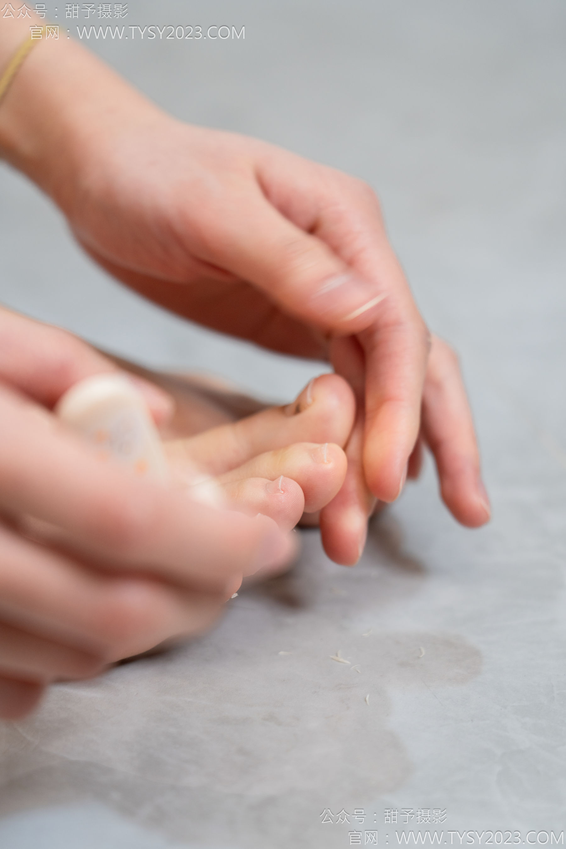 甜予摄影 No.153 诺诺 - 凉鞋、棉袜、裸足、泡脚剪指甲剧情/(134P)