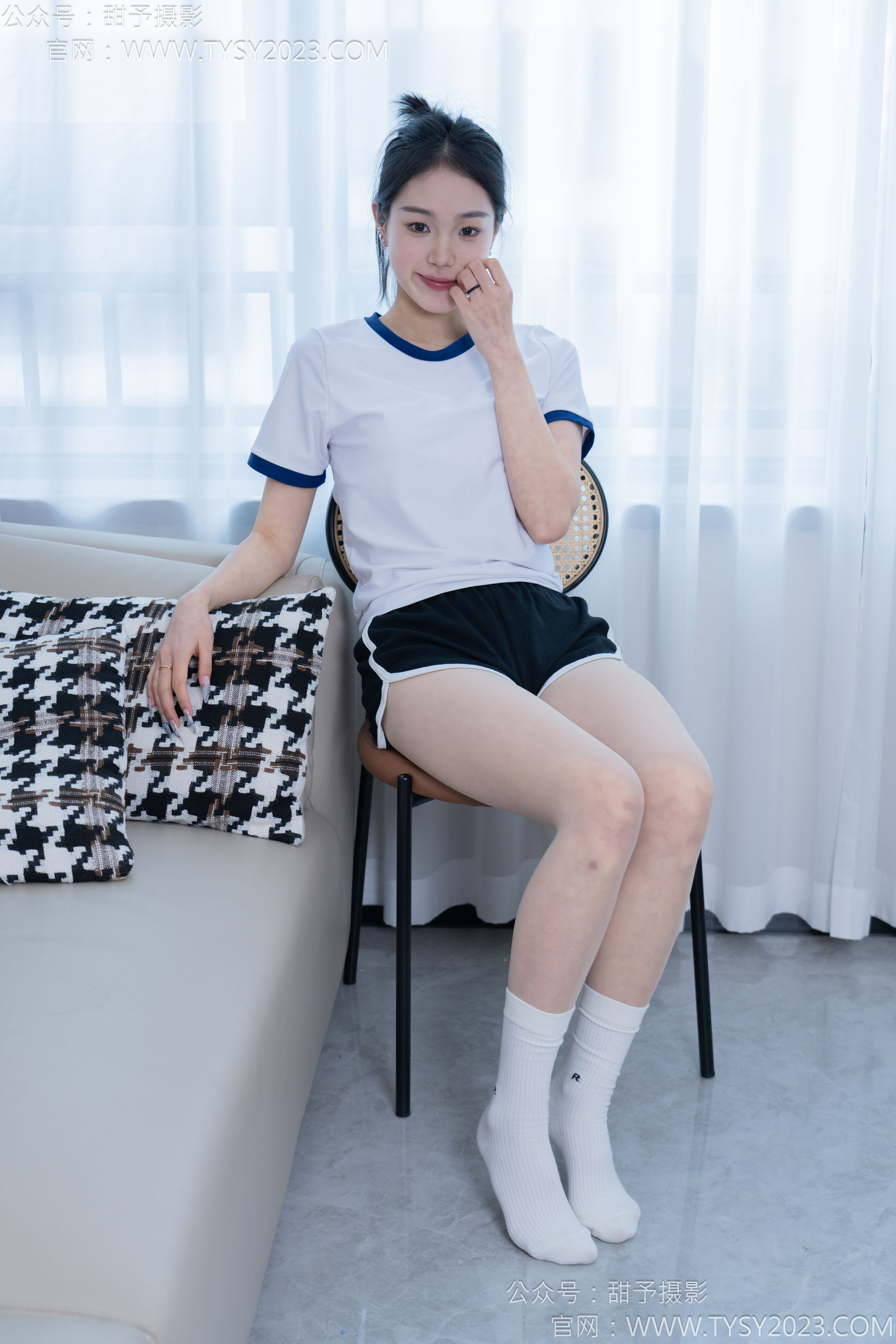 甜予摄影 No.152 咻咻 - 板鞋、白棉袜、薄肉丝/(130P)