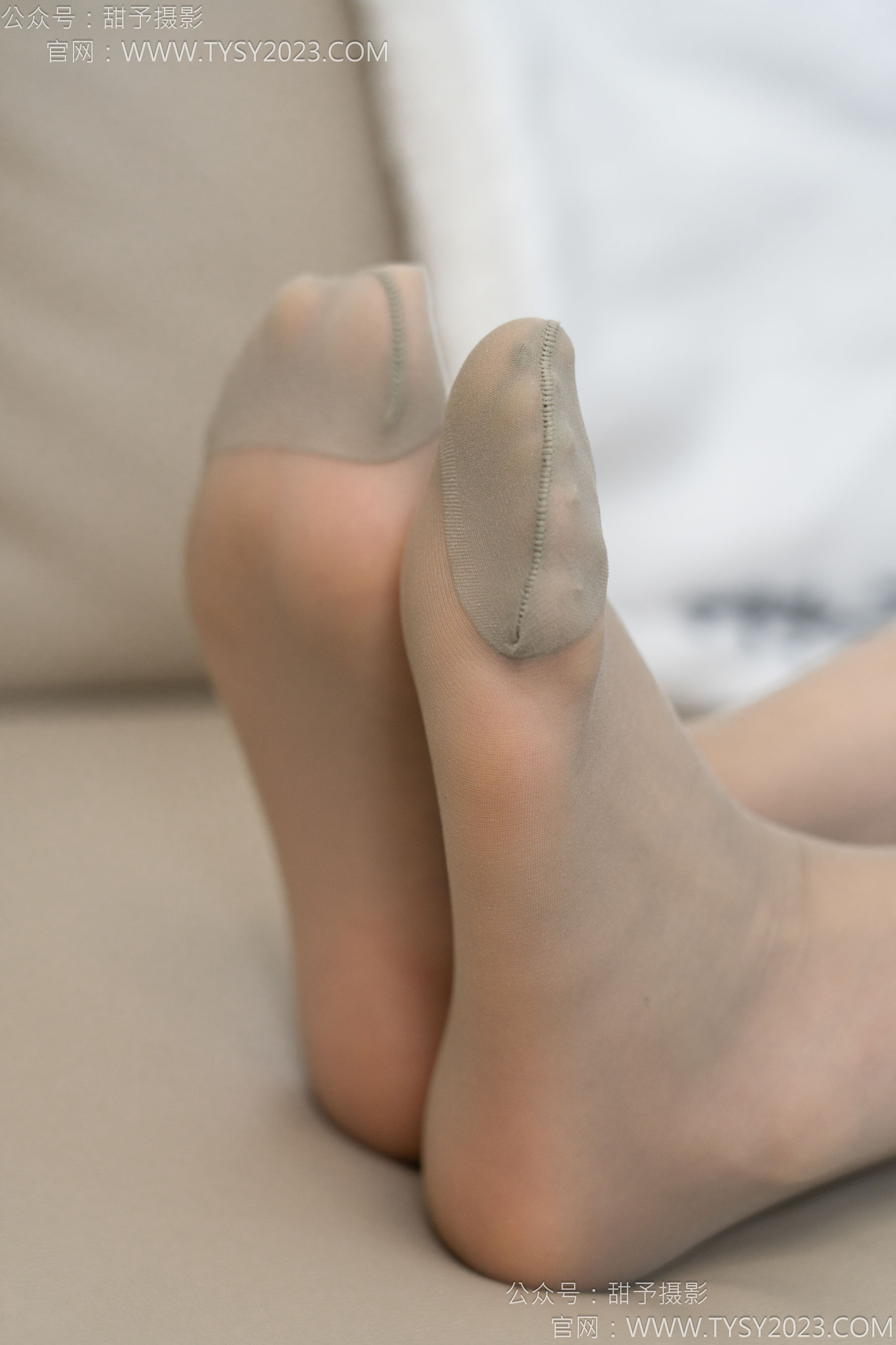 甜予摄影 No.154 澜澜 - 帆布鞋、白棉袜、薄灰丝、跺脚抖腿剧情/(129P)