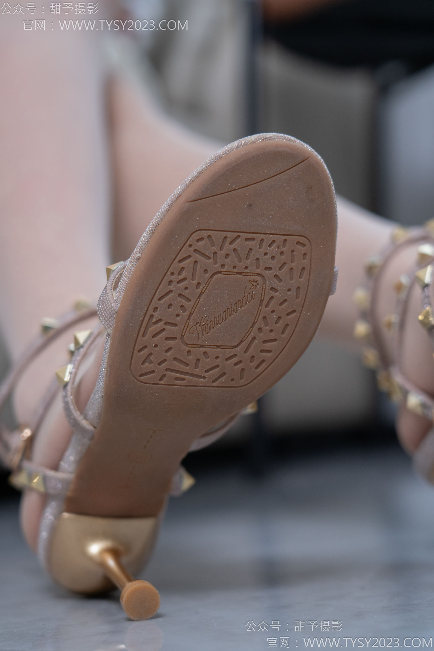 甜予摄影 No.156 咻咻 - 高跟鞋、薄肉丝/(135P)