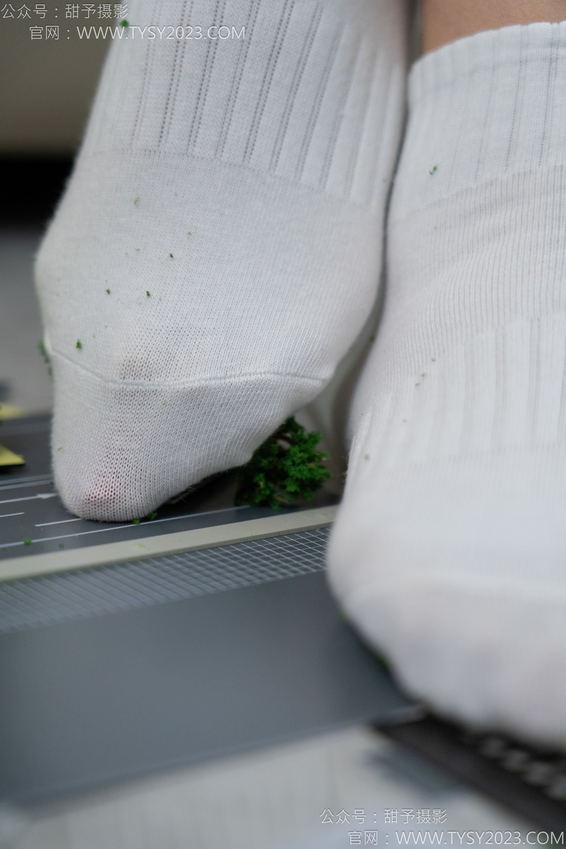 甜予摄影 No.148 咖啡豆 - 靴子、白棉袜、裸足/(169P)