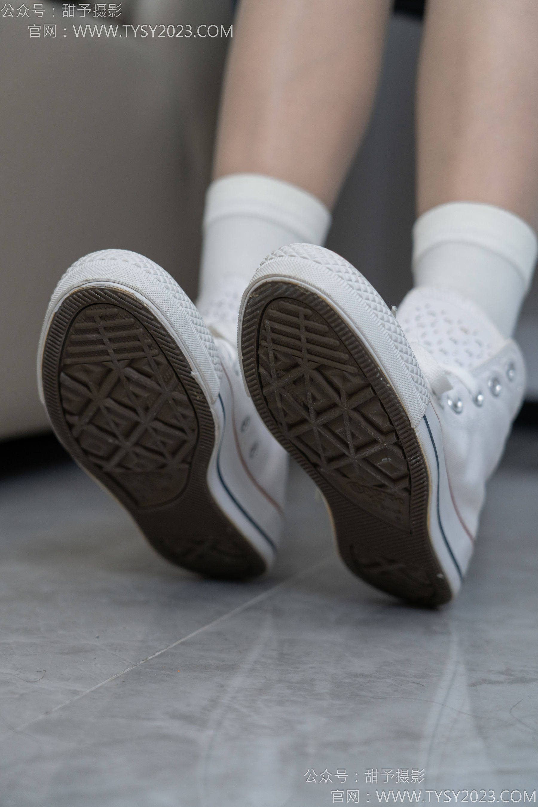 甜予摄影 No.154 澜澜 - 帆布鞋、白棉袜、薄灰丝、跺脚抖腿剧情/(129P)