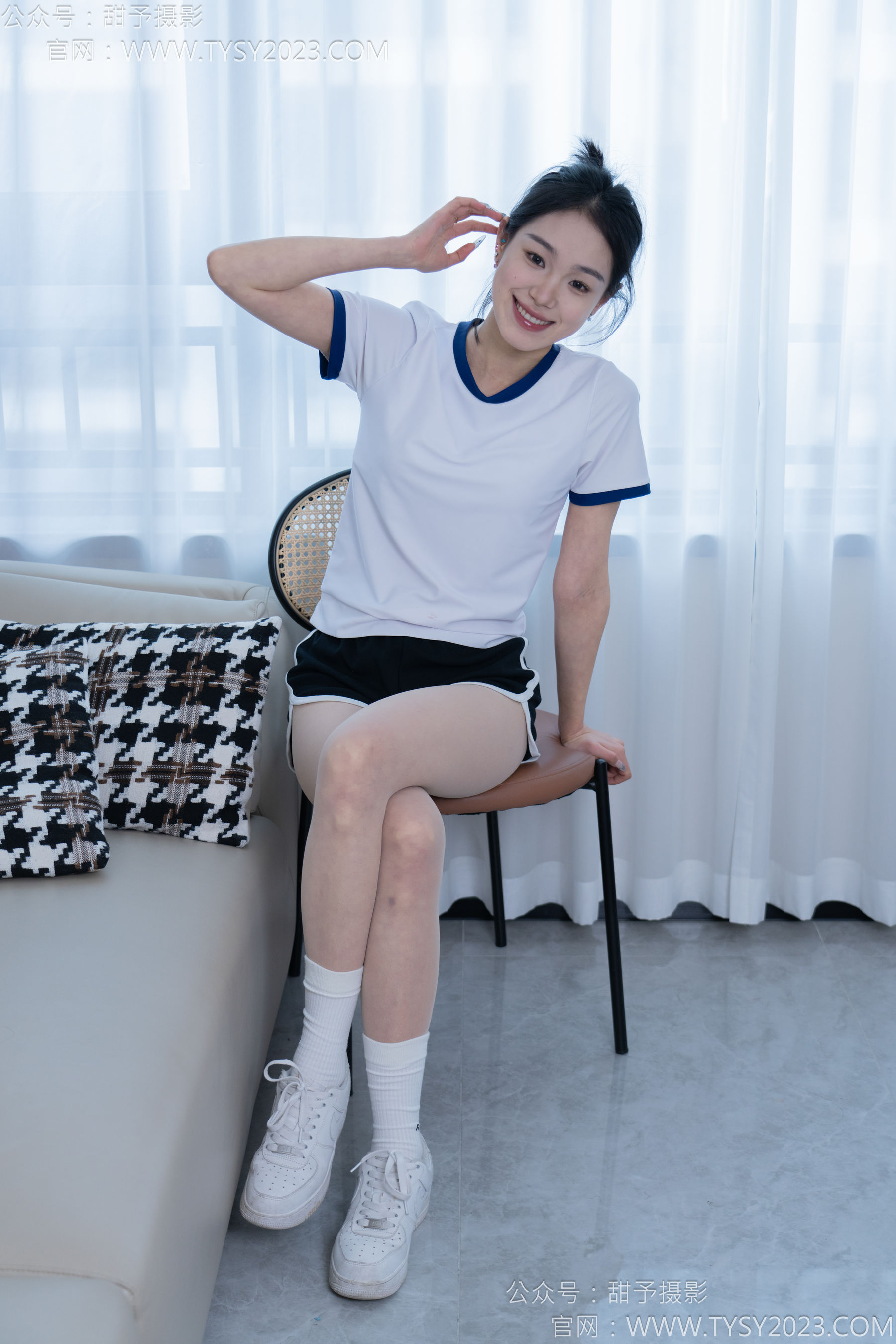 甜予摄影 No.152 咻咻 - 板鞋、白棉袜、薄肉丝/(130P)