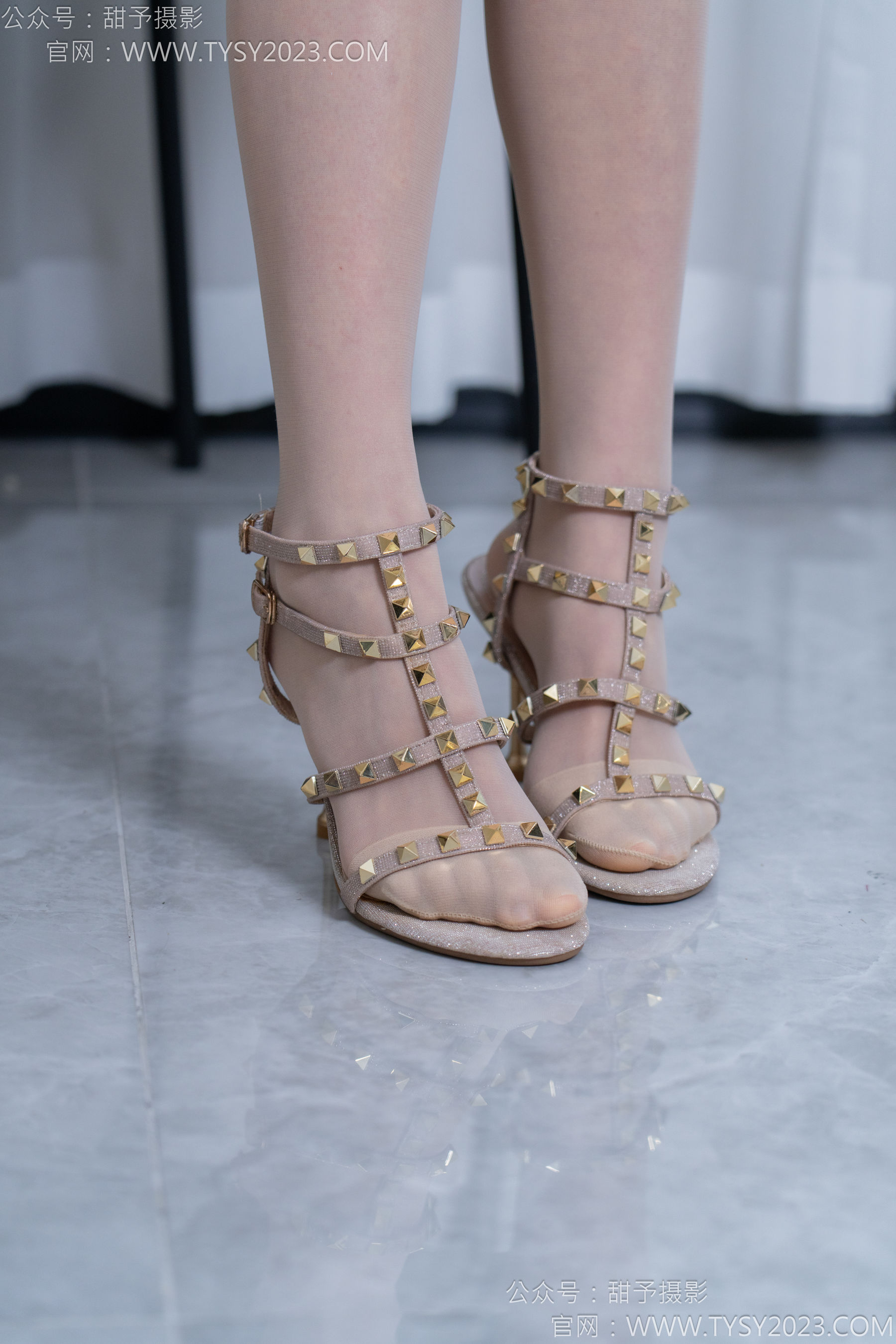 甜予摄影 No.156 咻咻 - 高跟鞋、薄肉丝/(135P)