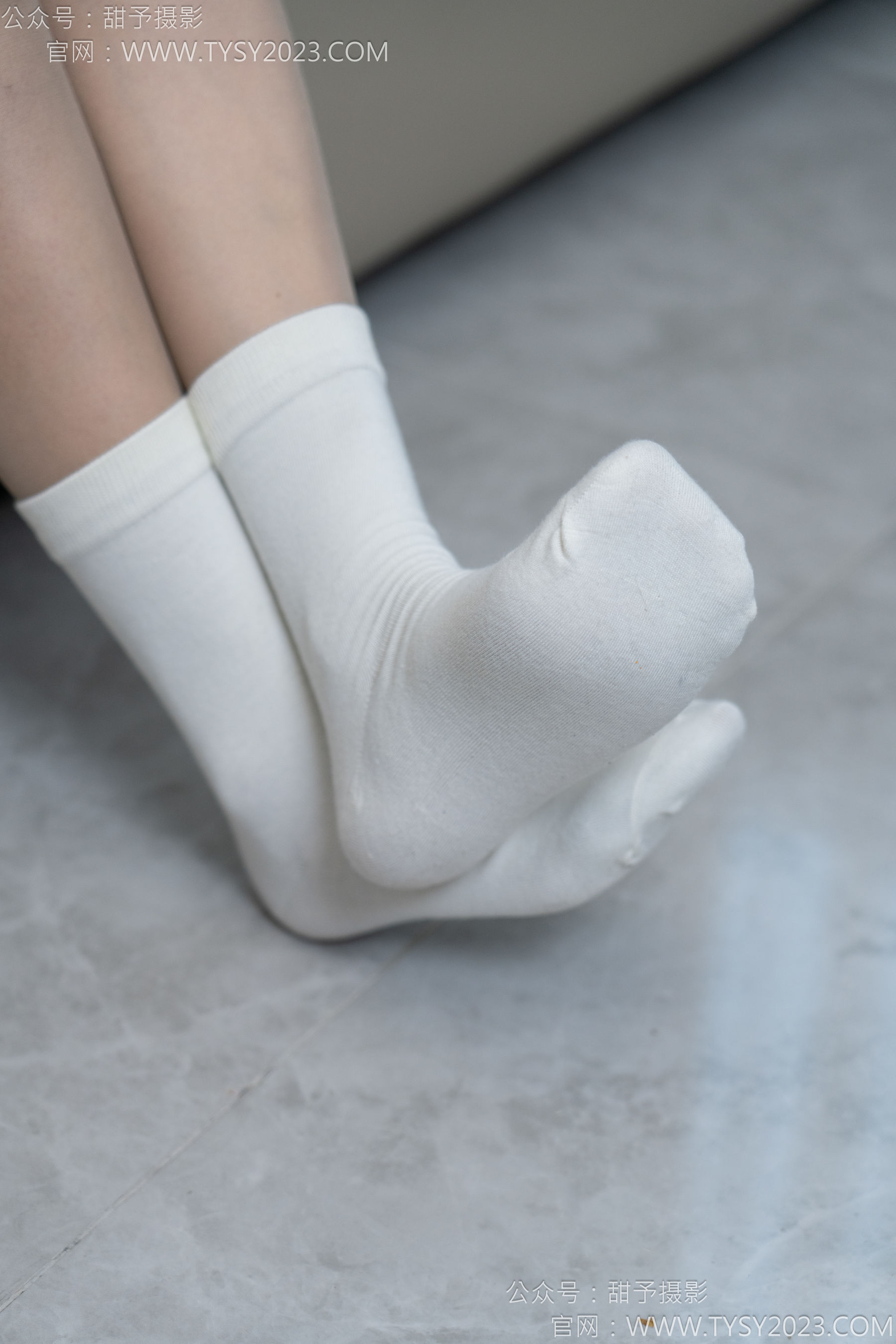 甜予摄影 No.154 澜澜 - 帆布鞋、白棉袜、薄灰丝、跺脚抖腿剧情/(129P)