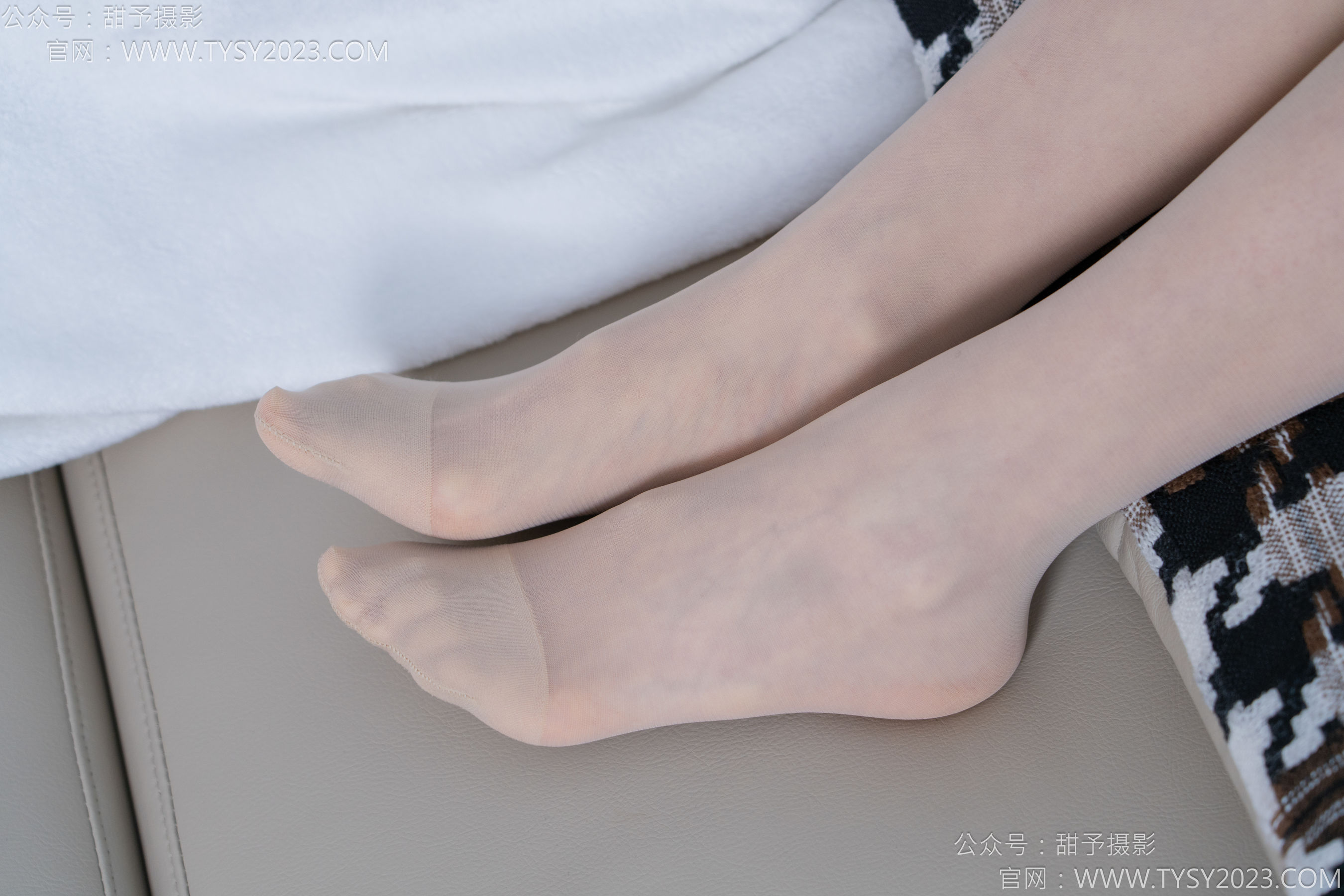 甜予摄影 No.156 咻咻 - 高跟鞋、薄肉丝/(135P)