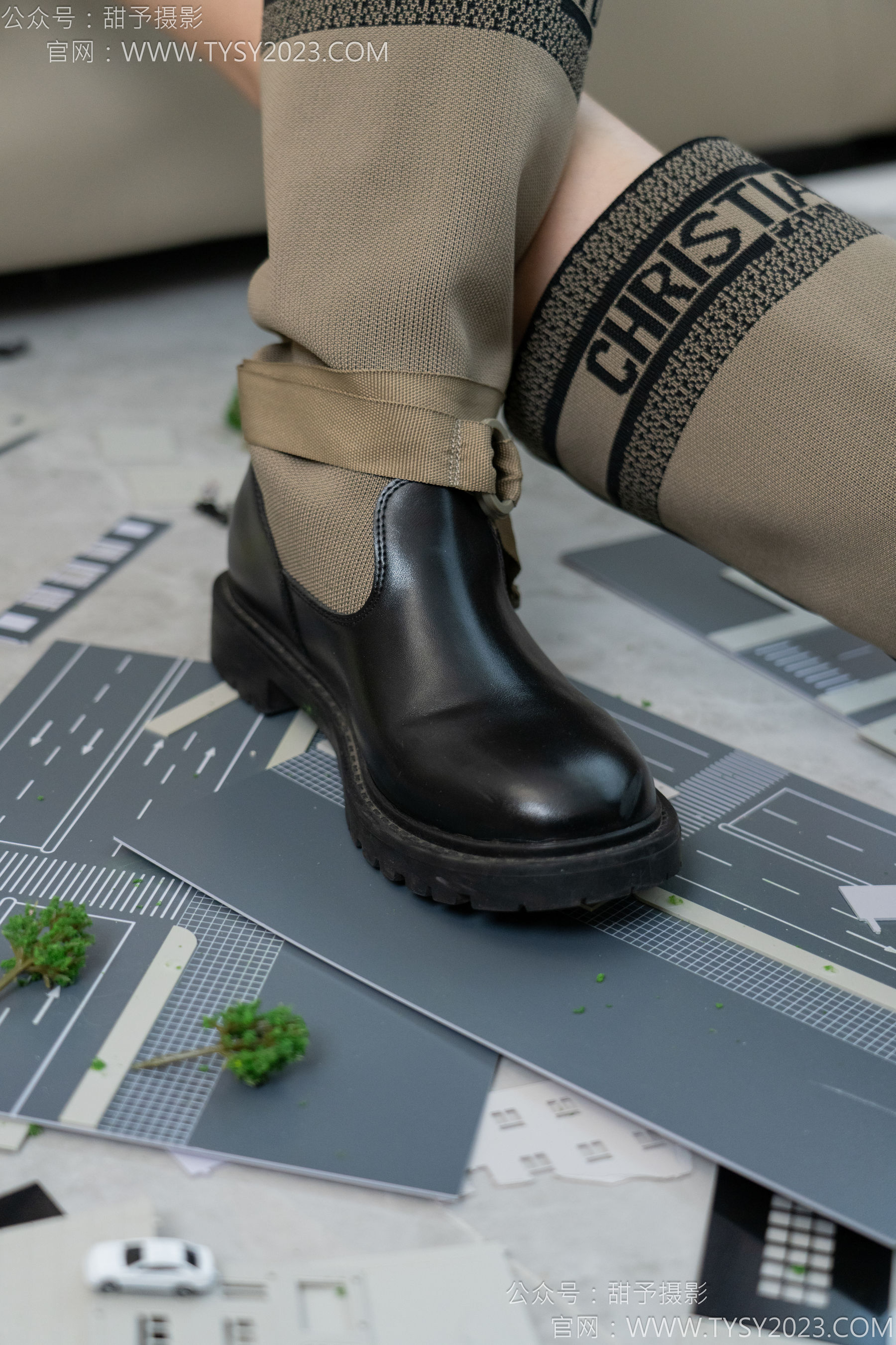 甜予摄影 No.148 咖啡豆 - 靴子、白棉袜、裸足/(169P)