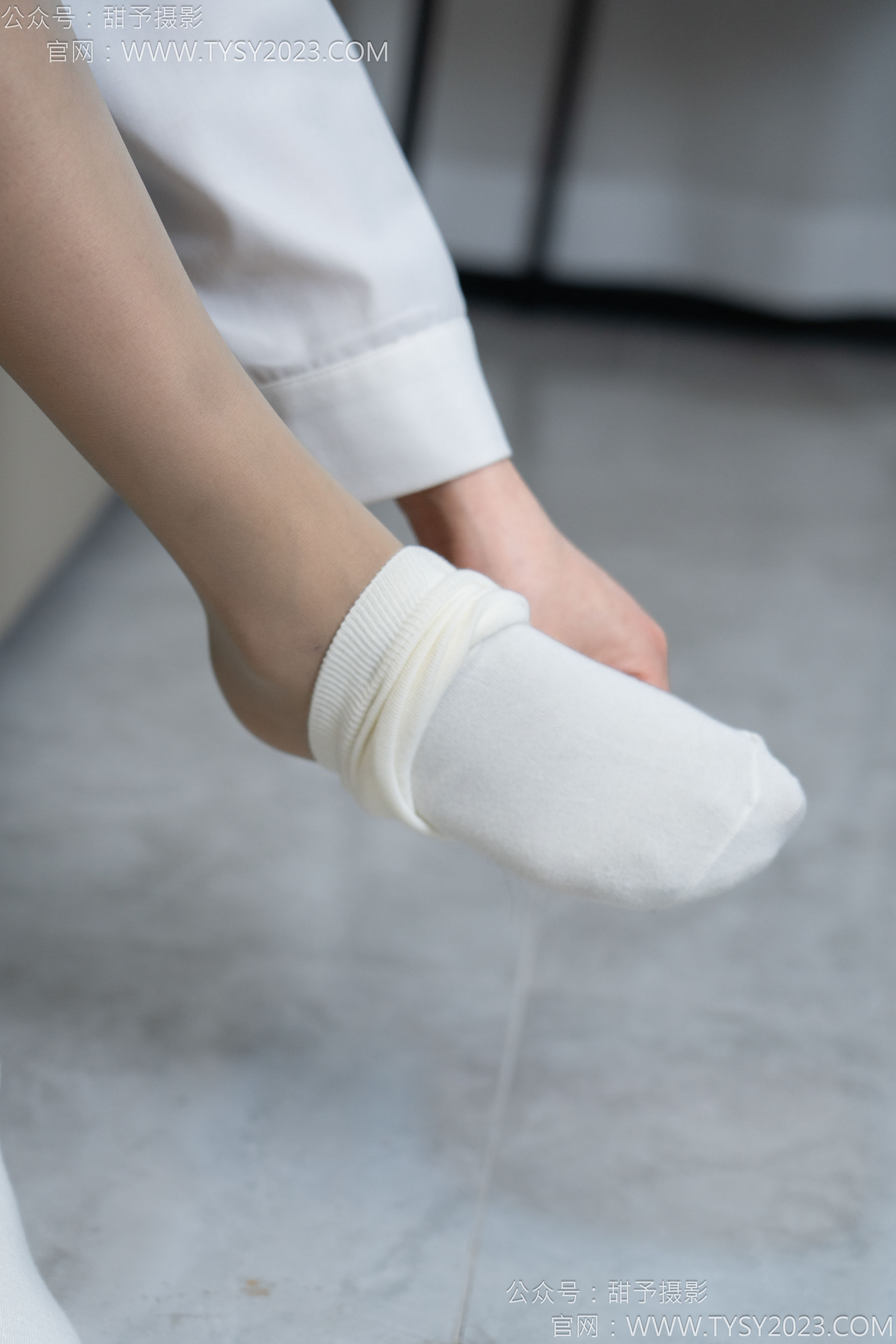 甜予摄影 No.154 澜澜 - 帆布鞋、白棉袜、薄灰丝、跺脚抖腿剧情/(129P)