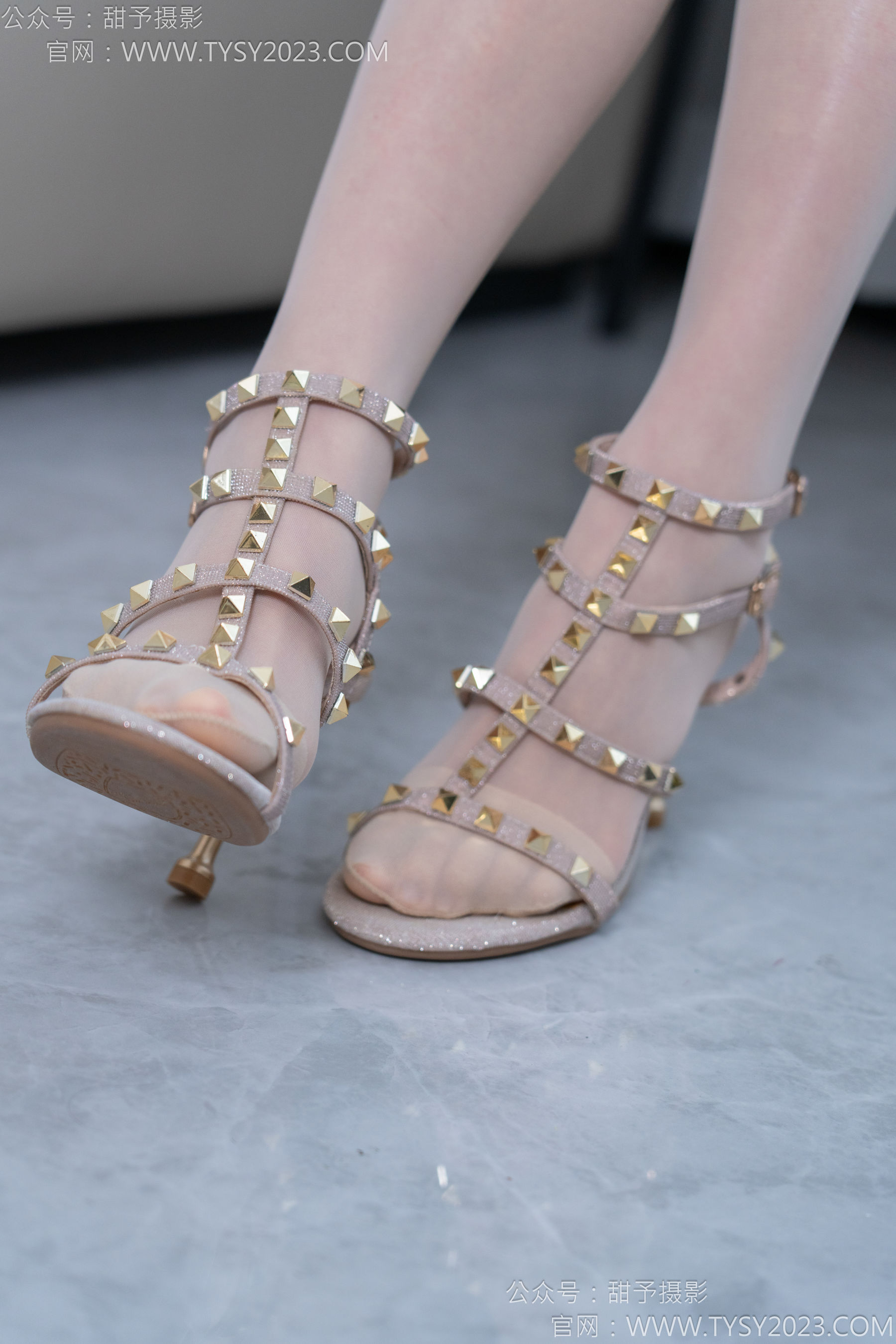 甜予摄影 No.156 咻咻 - 高跟鞋、薄肉丝/(135P)