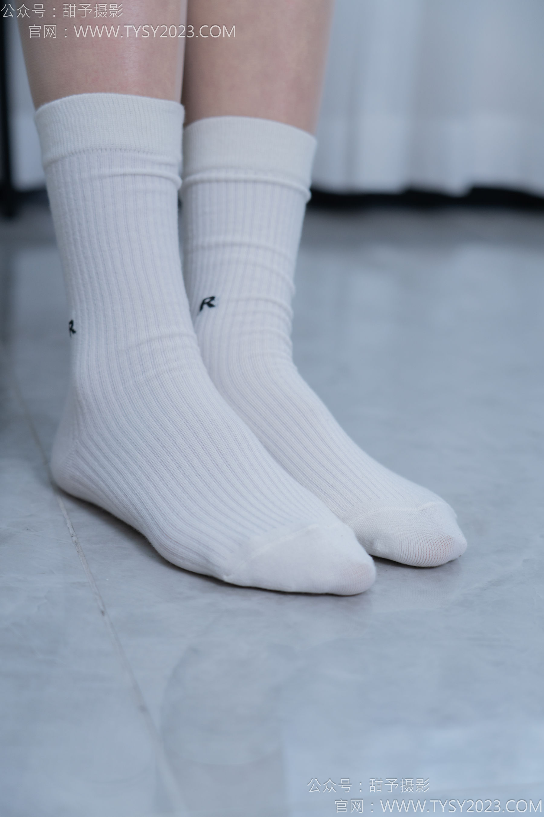 甜予摄影 No.152 咻咻 - 板鞋、白棉袜、薄肉丝/(130P)