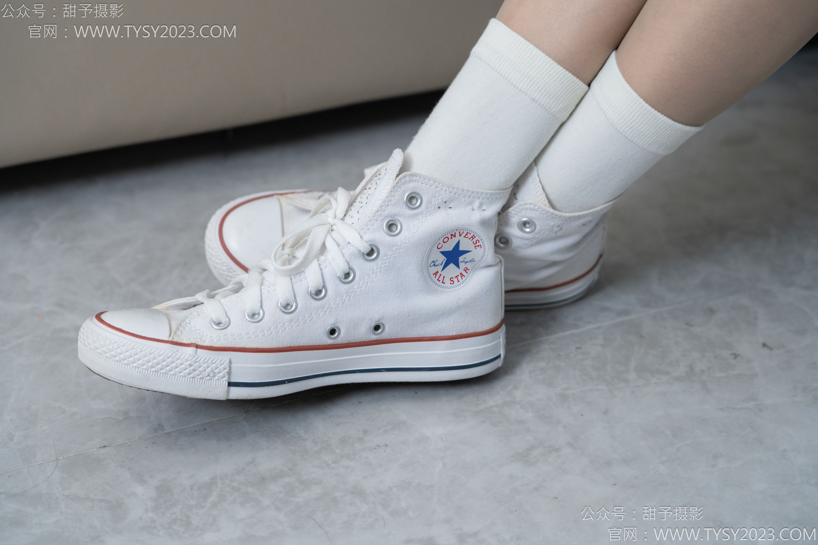 甜予摄影 No.154 澜澜 - 帆布鞋、白棉袜、薄灰丝、跺脚抖腿剧情/(129P)