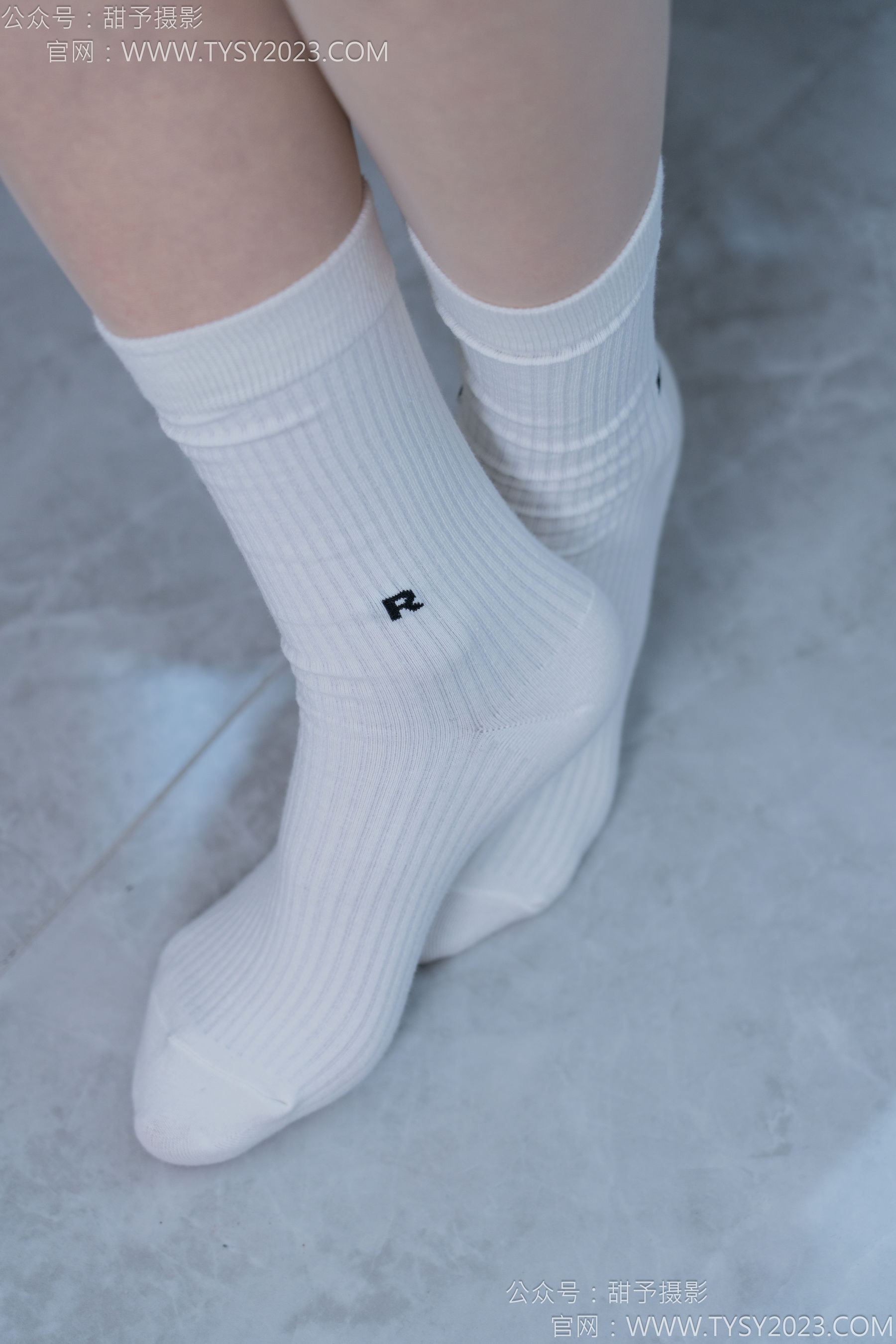 甜予摄影 No.152 咻咻 - 板鞋、白棉袜、薄肉丝/(130P)