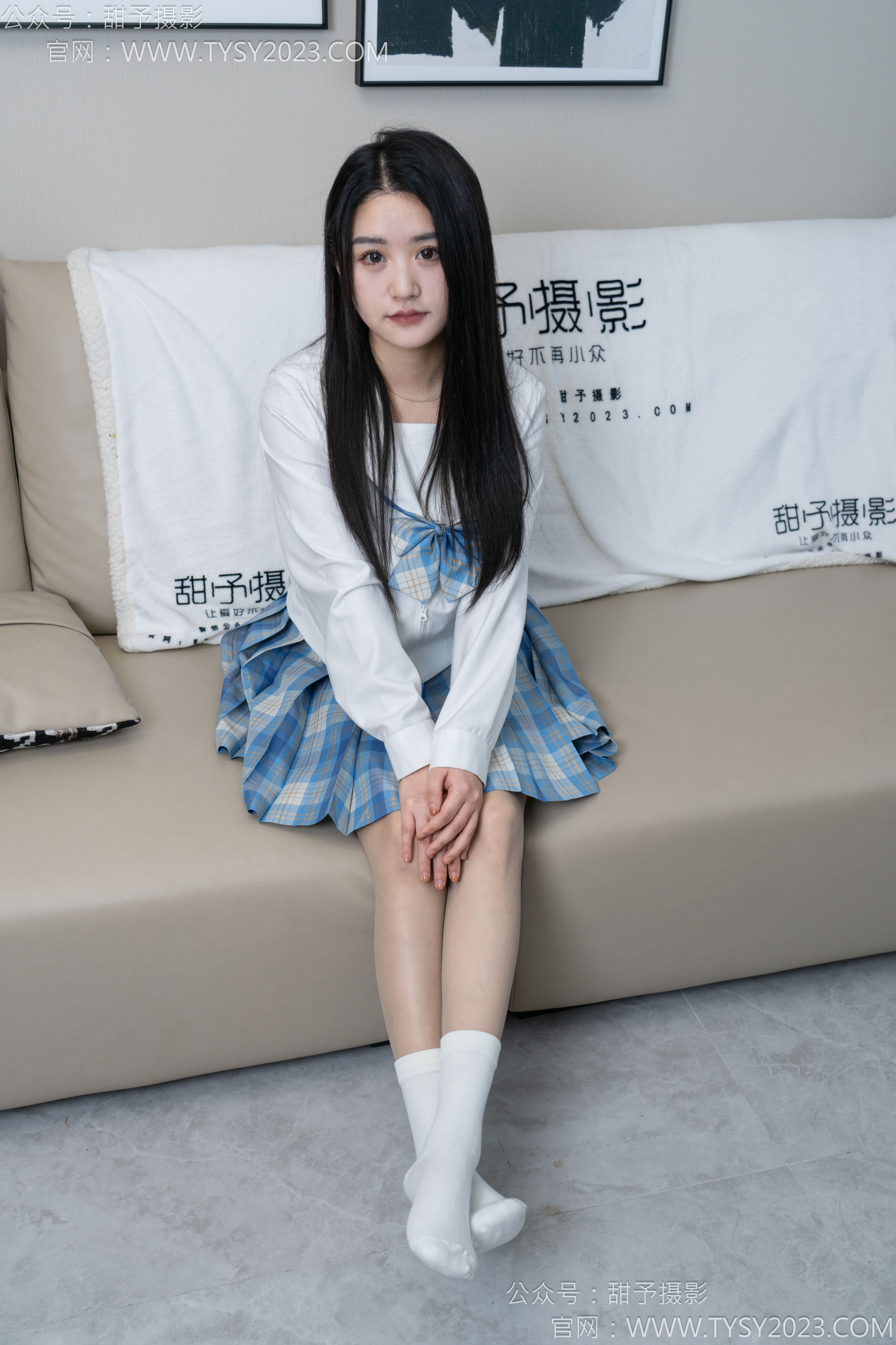 甜予摄影 No.154 澜澜 - 帆布鞋、白棉袜、薄灰丝、跺脚抖腿剧情/(129P)