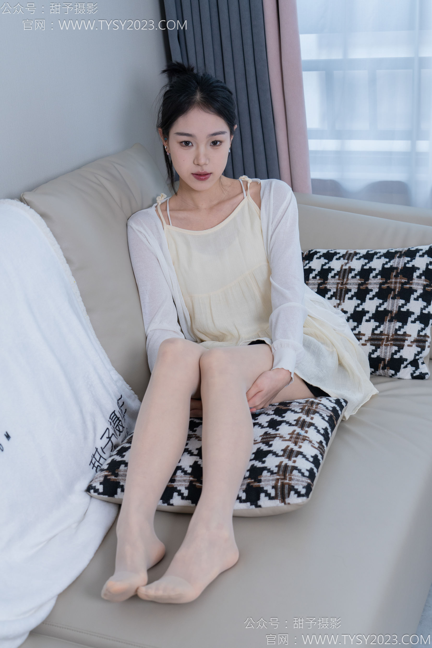 甜予摄影 No.156 咻咻 - 高跟鞋、薄肉丝/(135P)