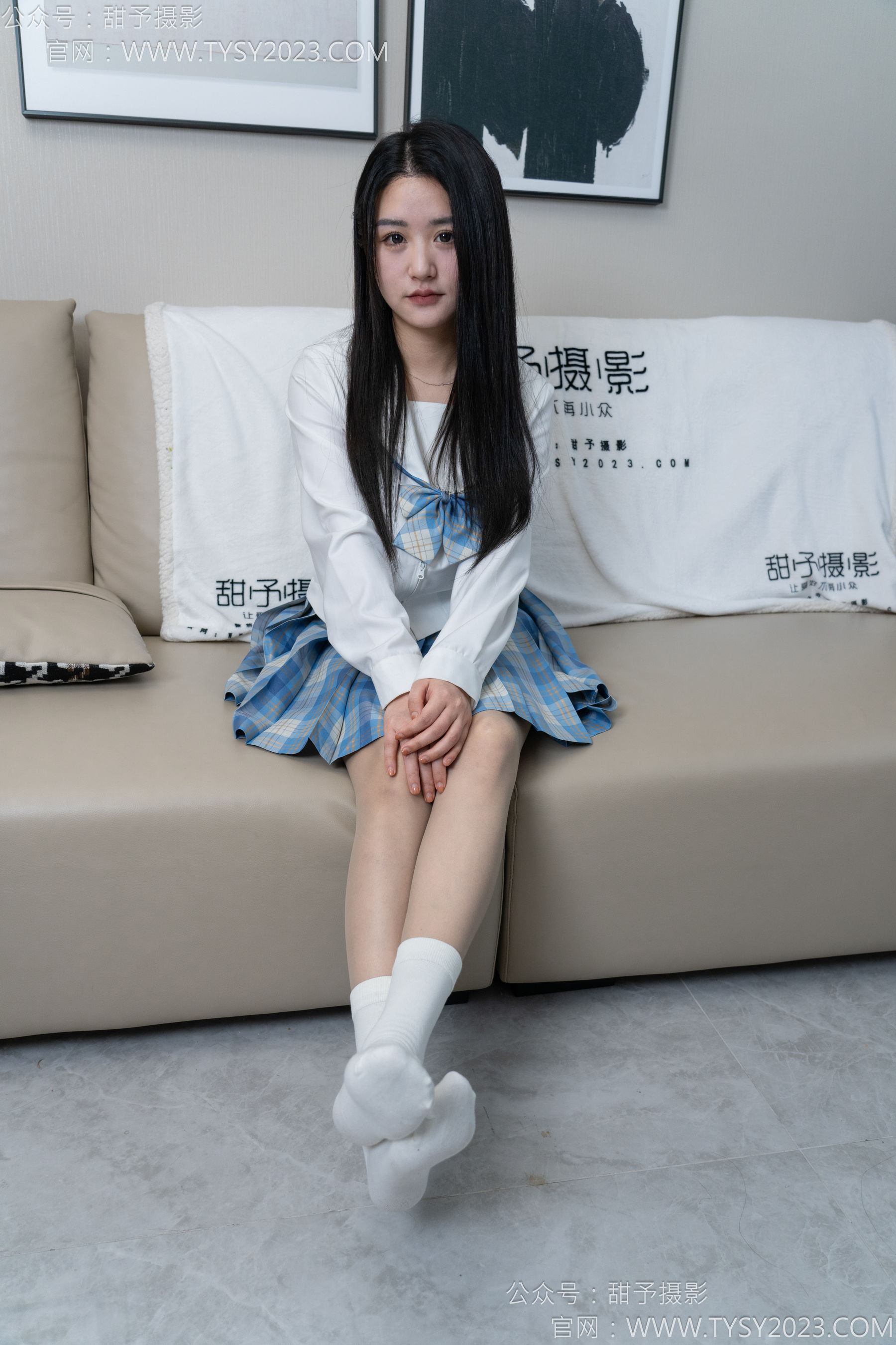 甜予摄影 No.154 澜澜 - 帆布鞋、白棉袜、薄灰丝、跺脚抖腿剧情/(129P)