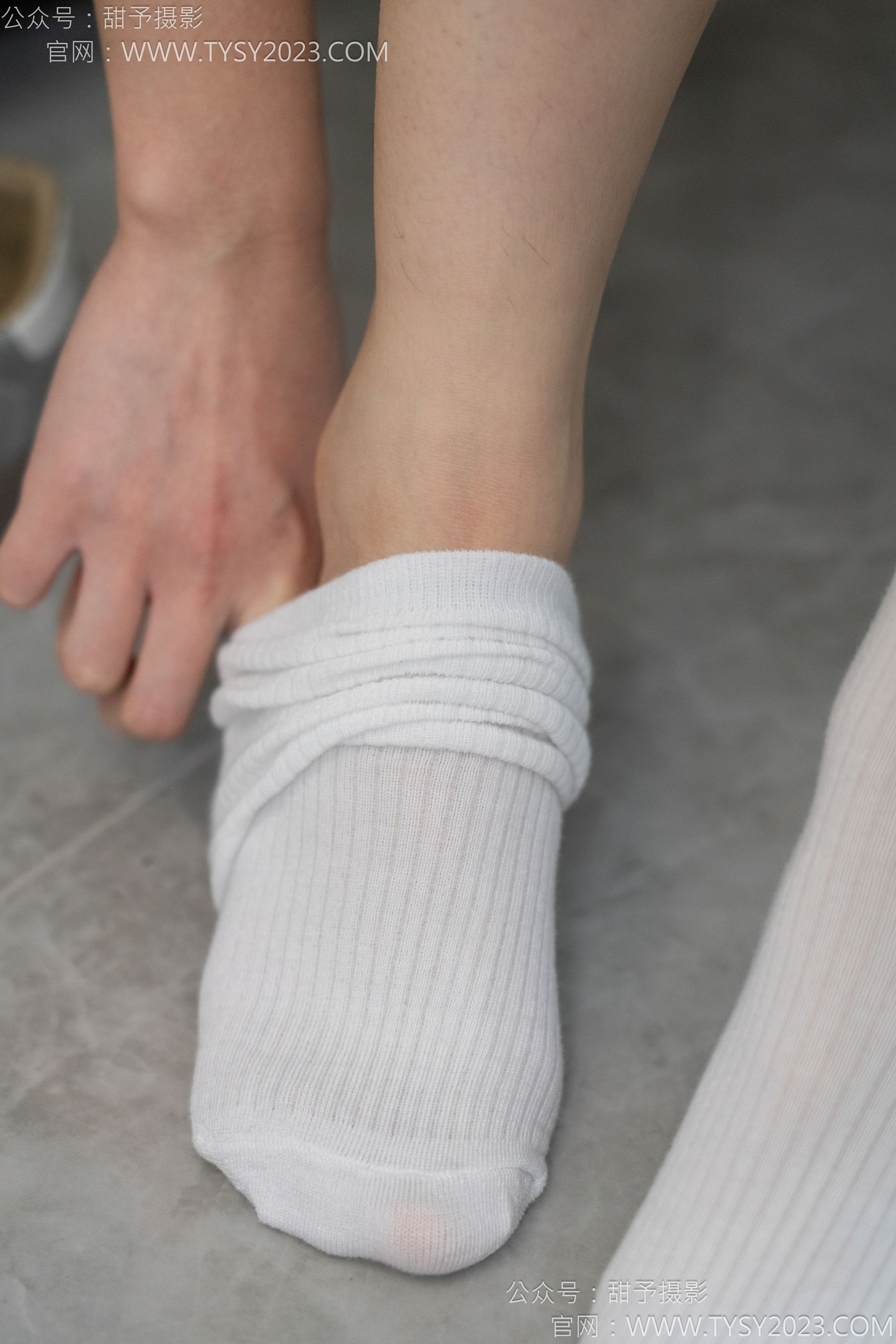 甜予摄影 No.149 诺诺 - 板鞋、白棉袜、裸足/(125P)
