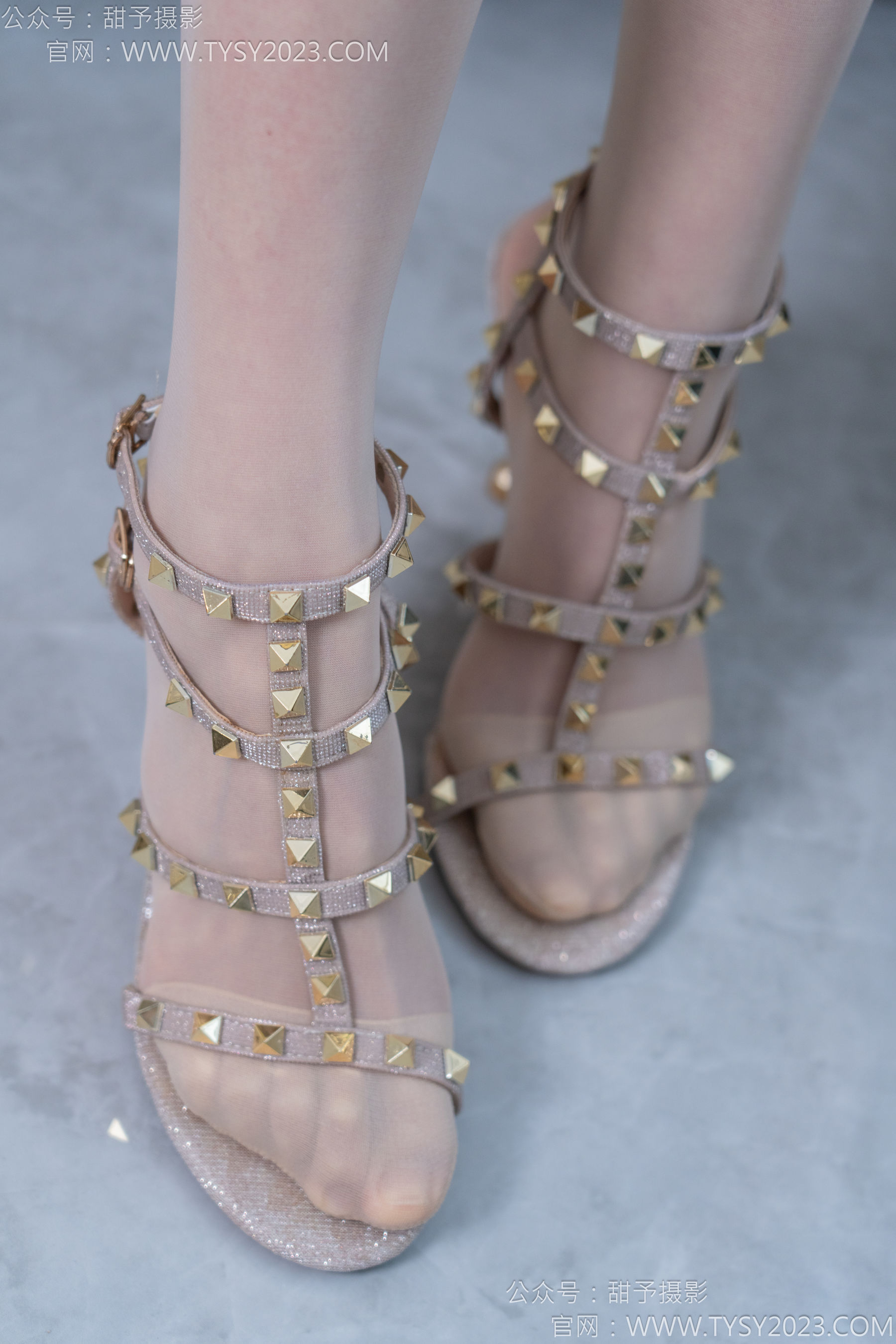 甜予摄影 No.156 咻咻 - 高跟鞋、薄肉丝/(135P)