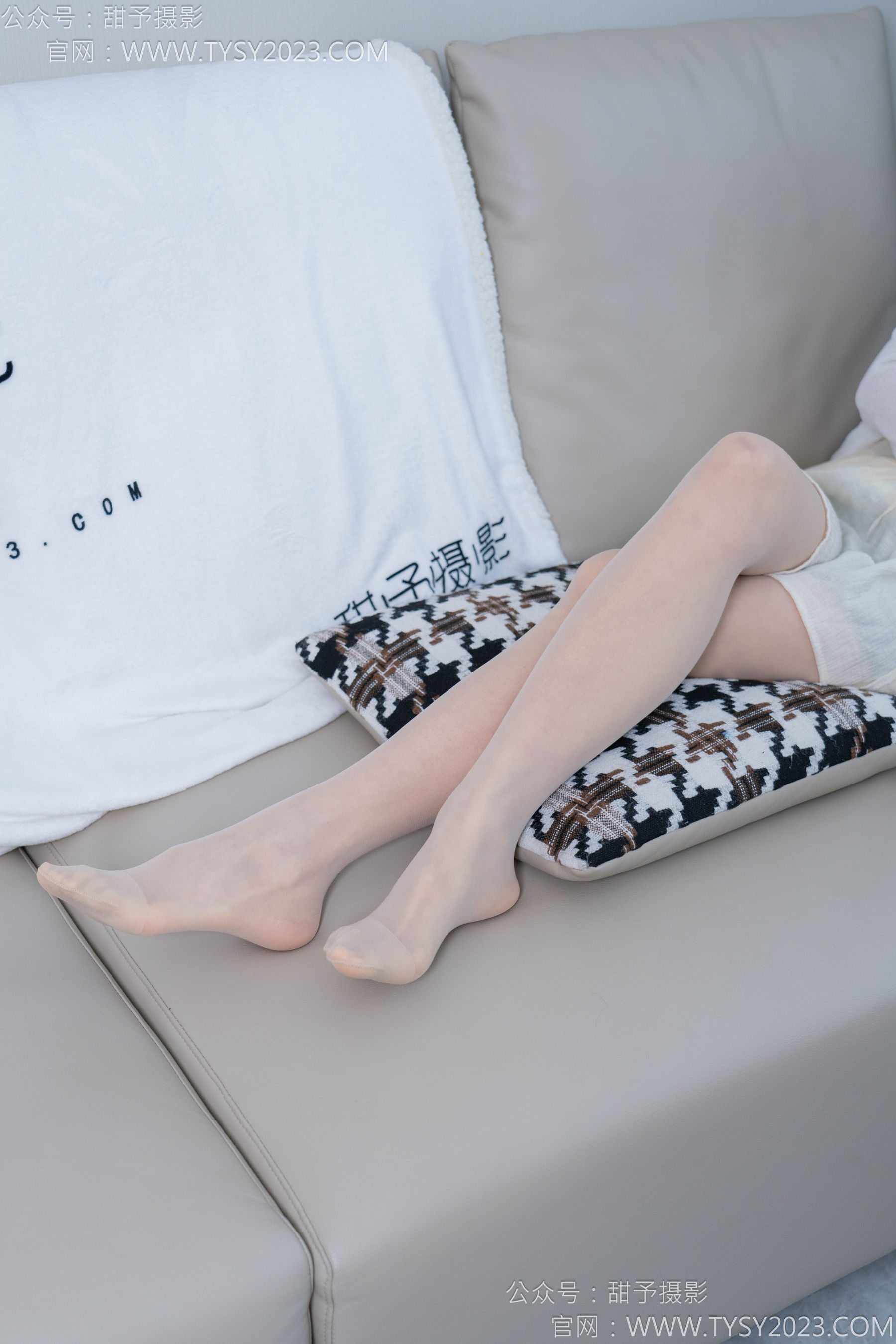 甜予摄影 No.156 咻咻 - 高跟鞋、薄肉丝/(135P)