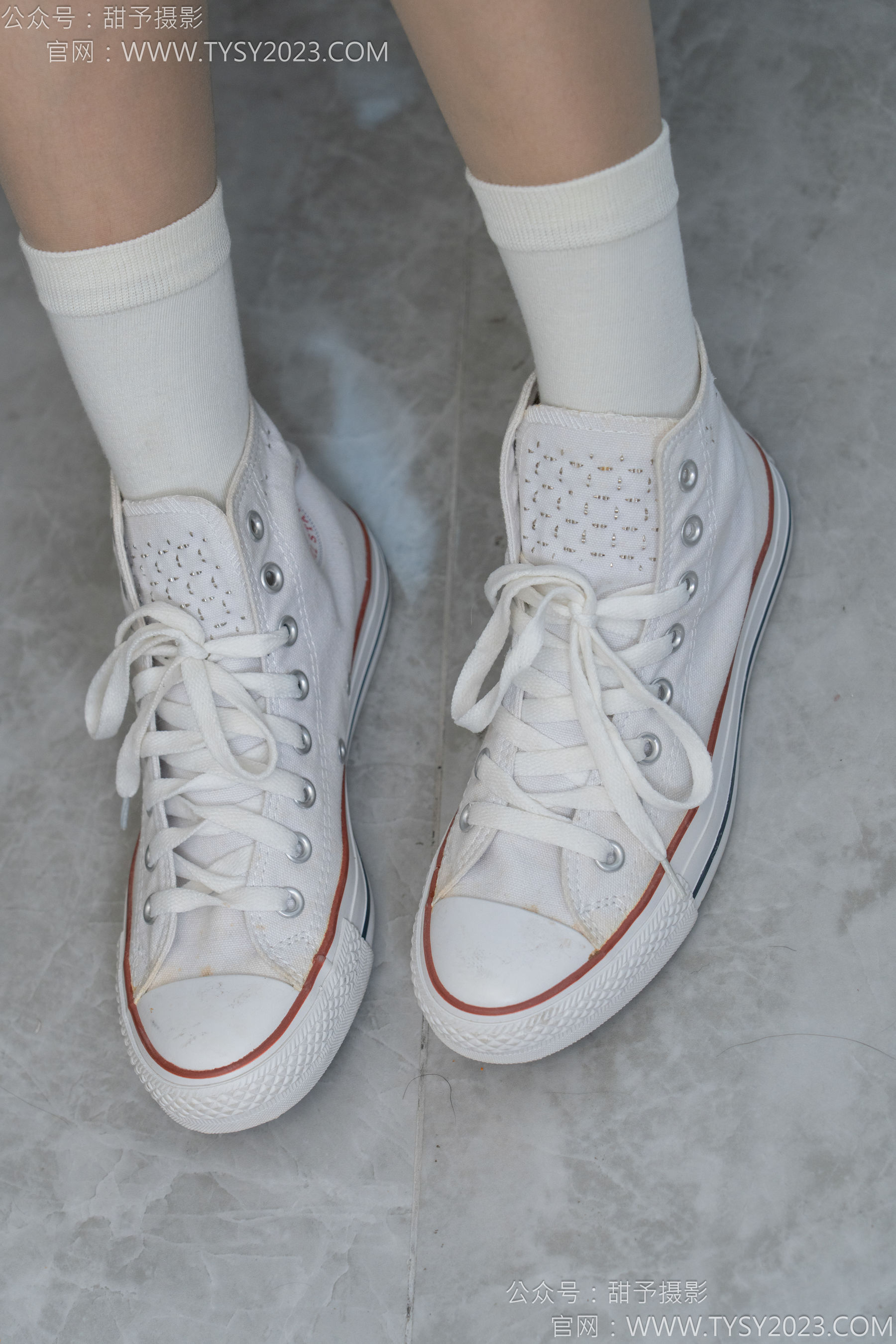 甜予摄影 No.154 澜澜 - 帆布鞋、白棉袜、薄灰丝、跺脚抖腿剧情/(129P)