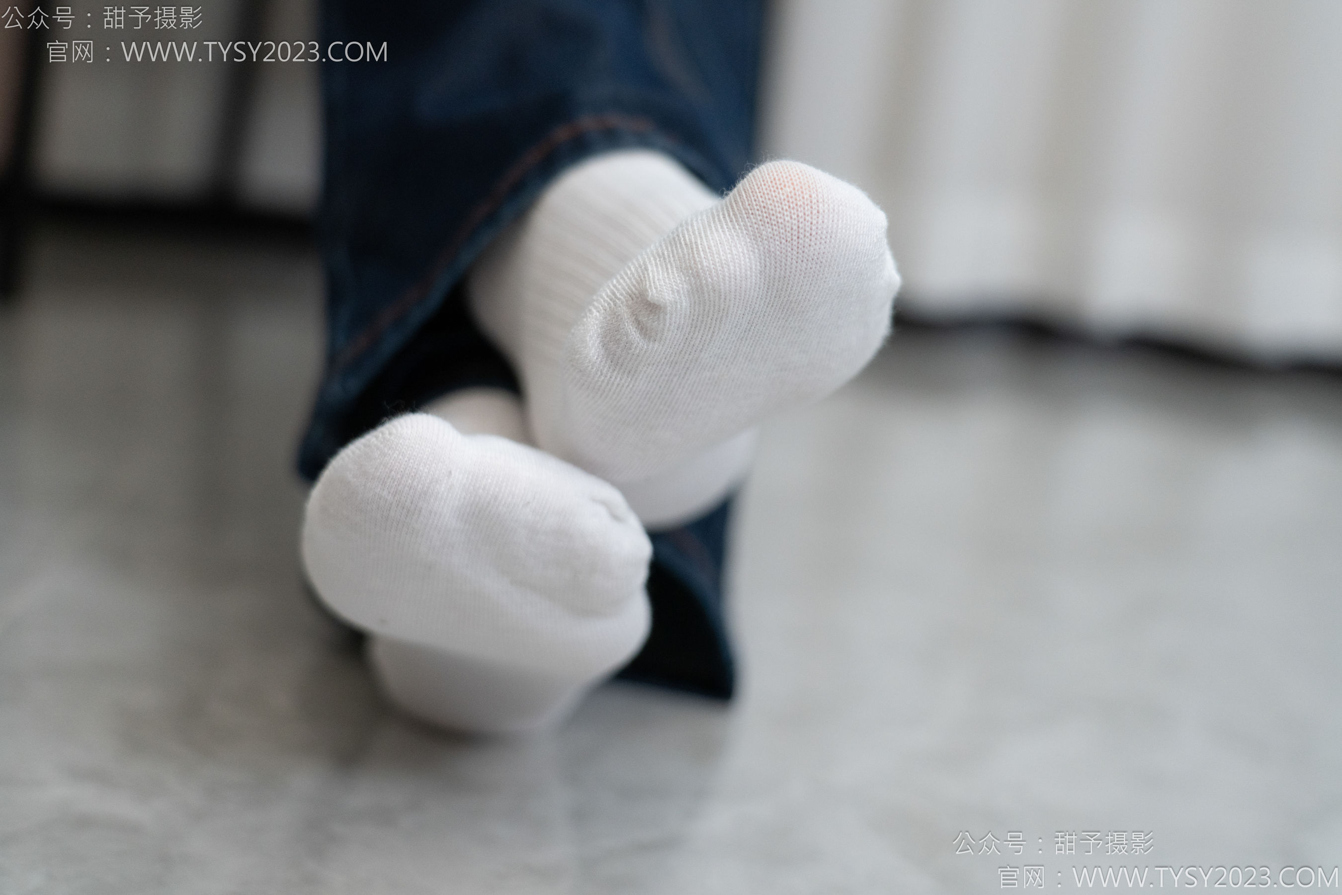 甜予摄影 No.149 诺诺 - 板鞋、白棉袜、裸足/(125P)