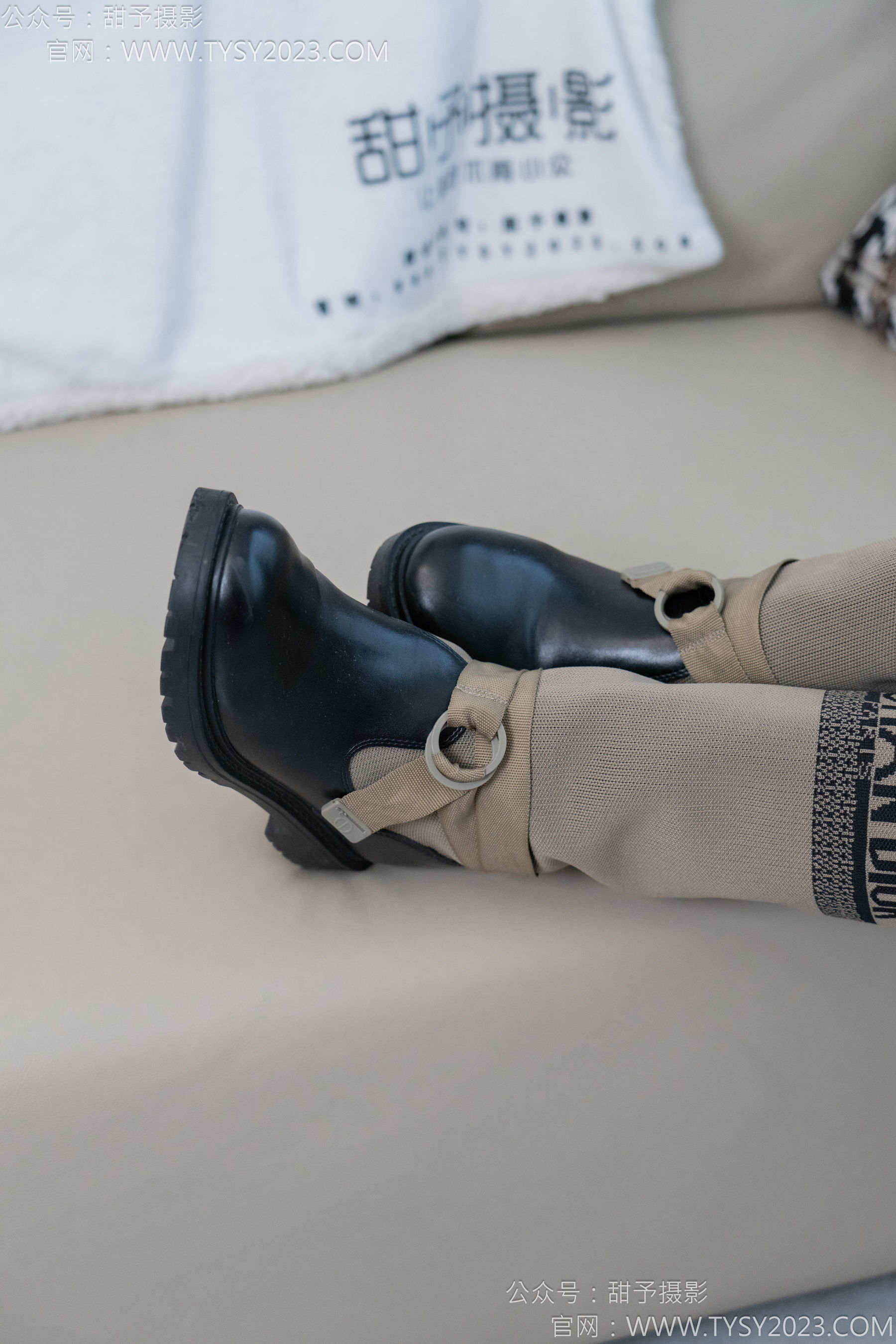 甜予摄影 No.155 咖啡豆 - 靴子、脏袜子、裸足/(132P)