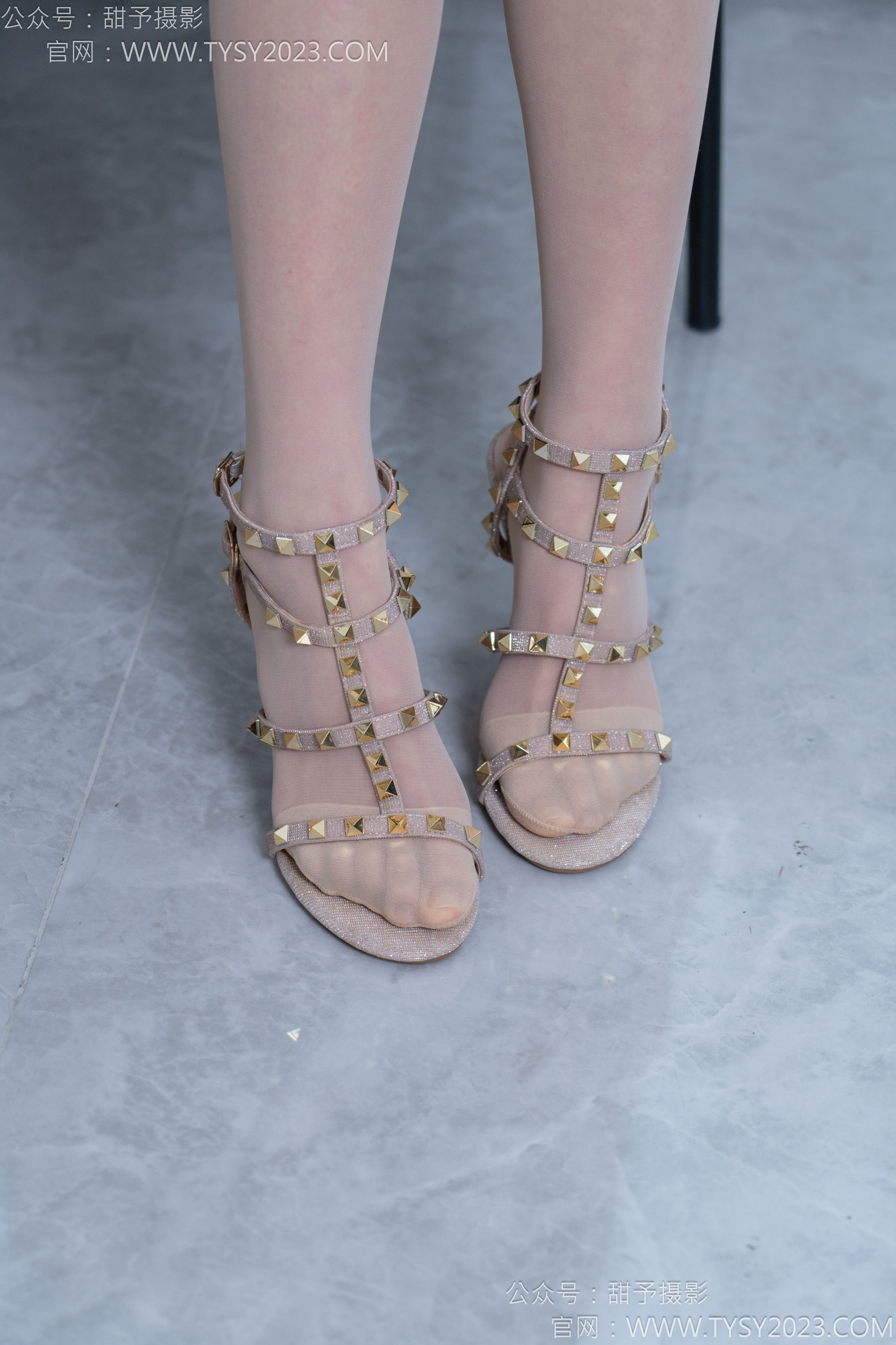 甜予摄影 No.156 咻咻 - 高跟鞋、薄肉丝/(135P)