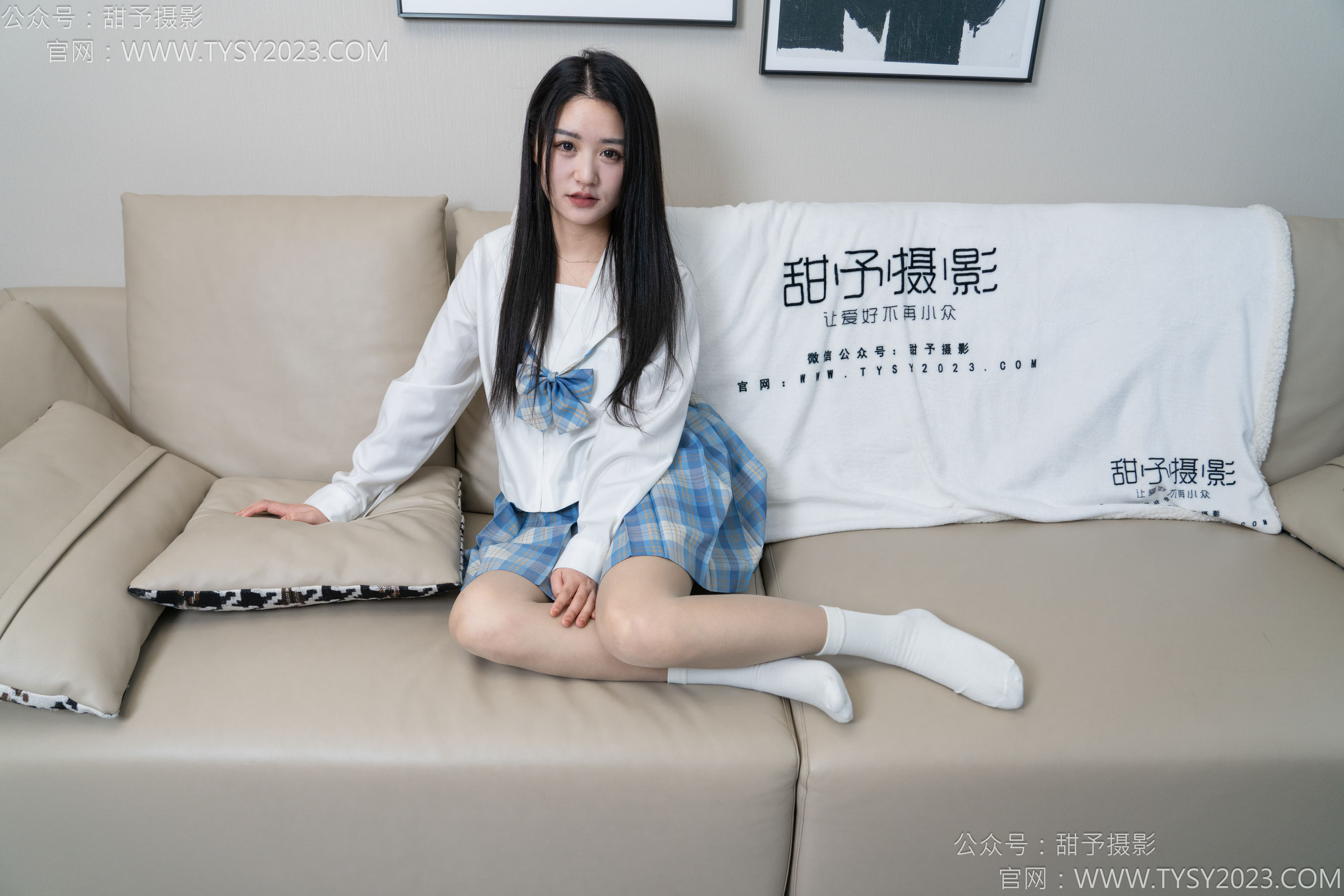 甜予摄影 No.154 澜澜 - 帆布鞋、白棉袜、薄灰丝、跺脚抖腿剧情/(129P)