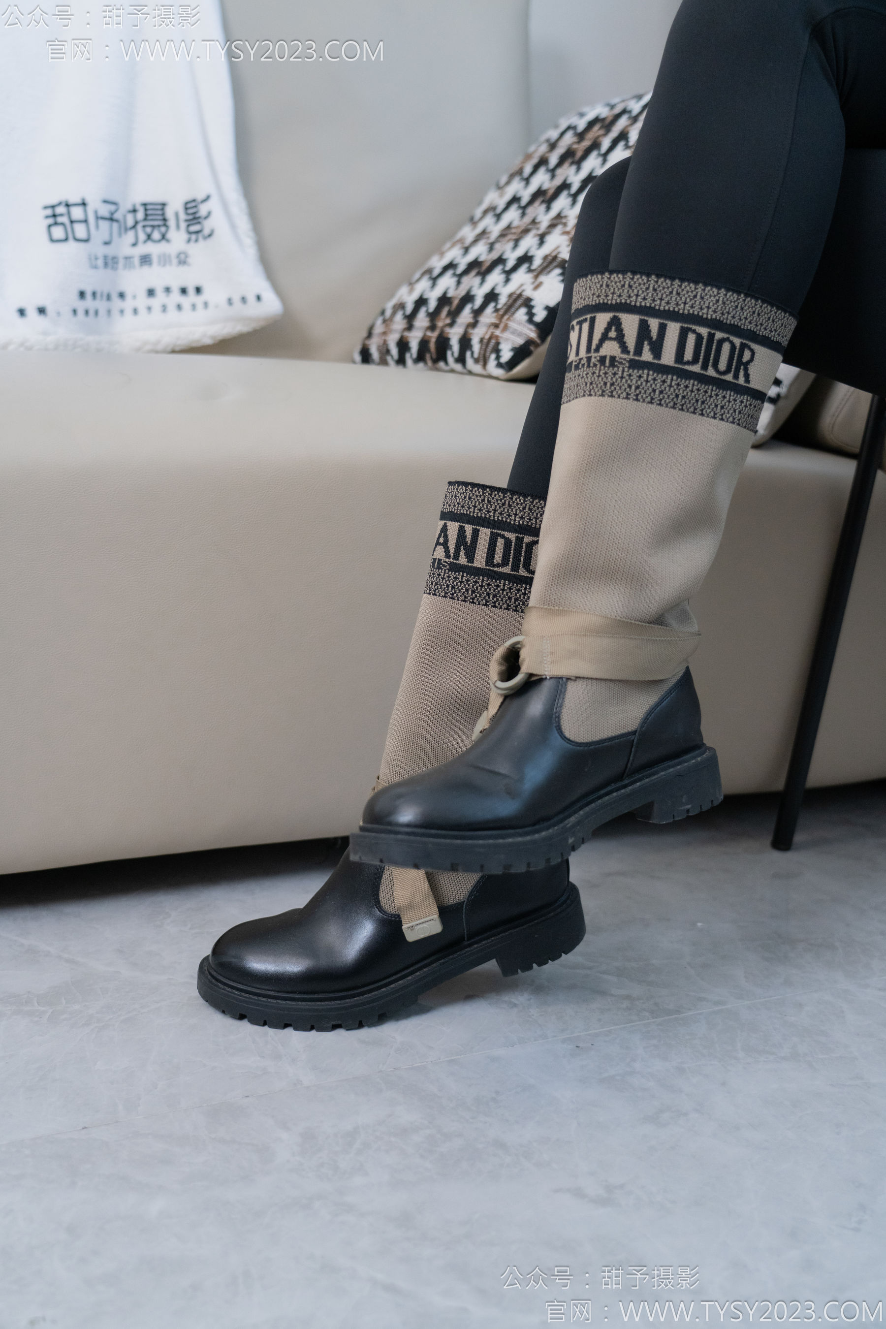 甜予摄影 No.155 咖啡豆 - 靴子、脏袜子、裸足/(132P)