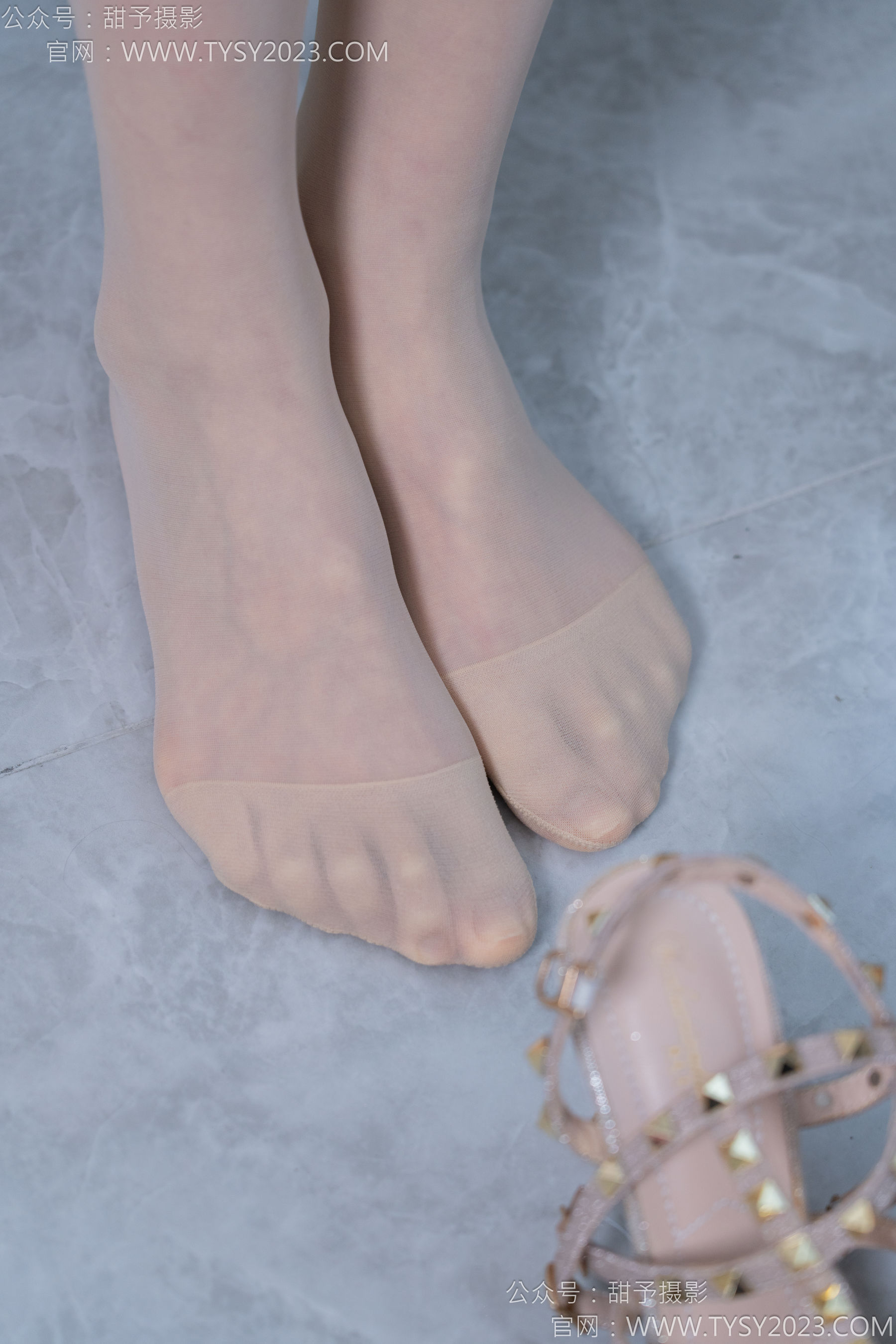 甜予摄影 No.156 咻咻 - 高跟鞋、薄肉丝/(135P)