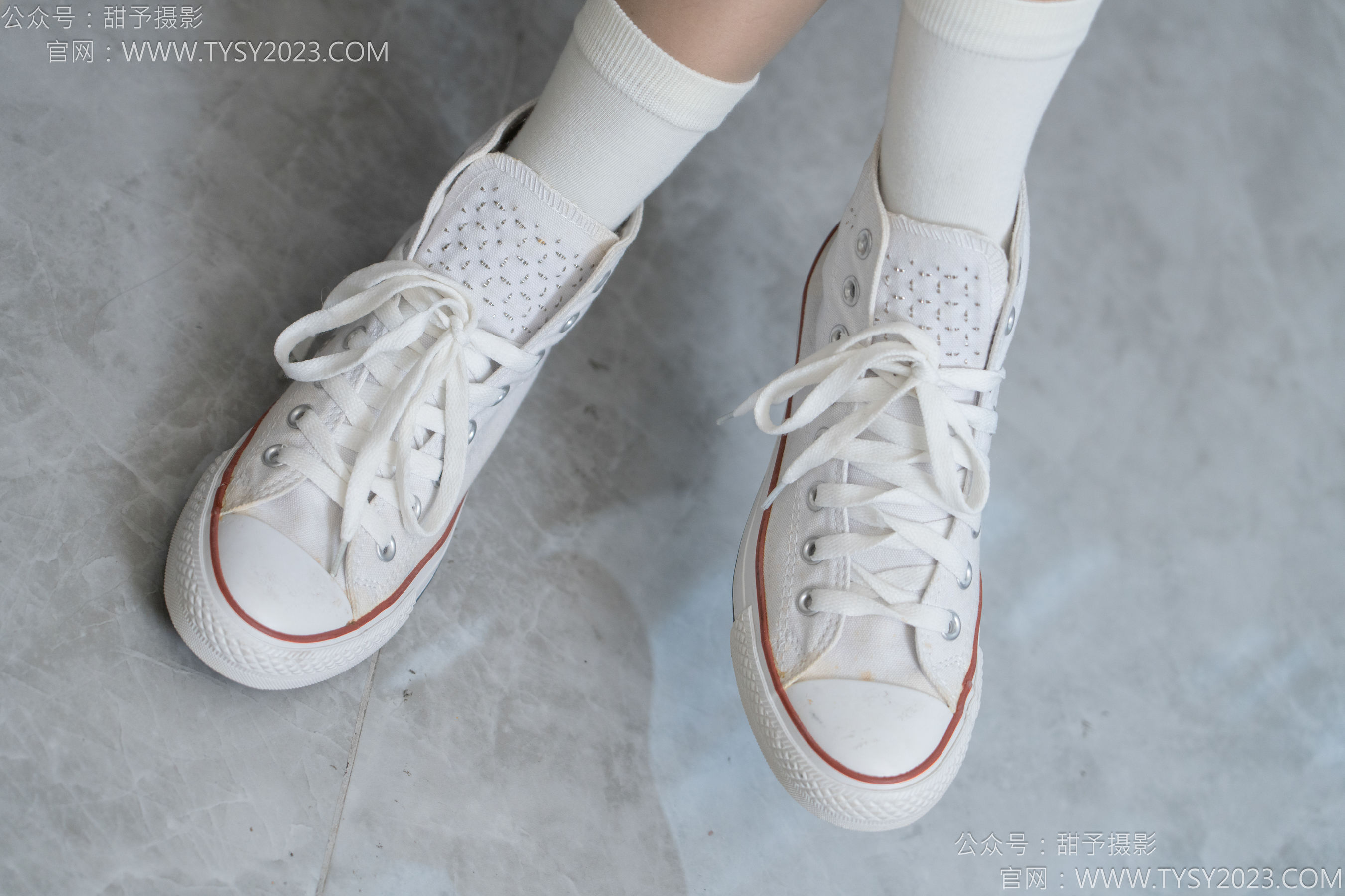 甜予摄影 No.154 澜澜 - 帆布鞋、白棉袜、薄灰丝、跺脚抖腿剧情/(129P)