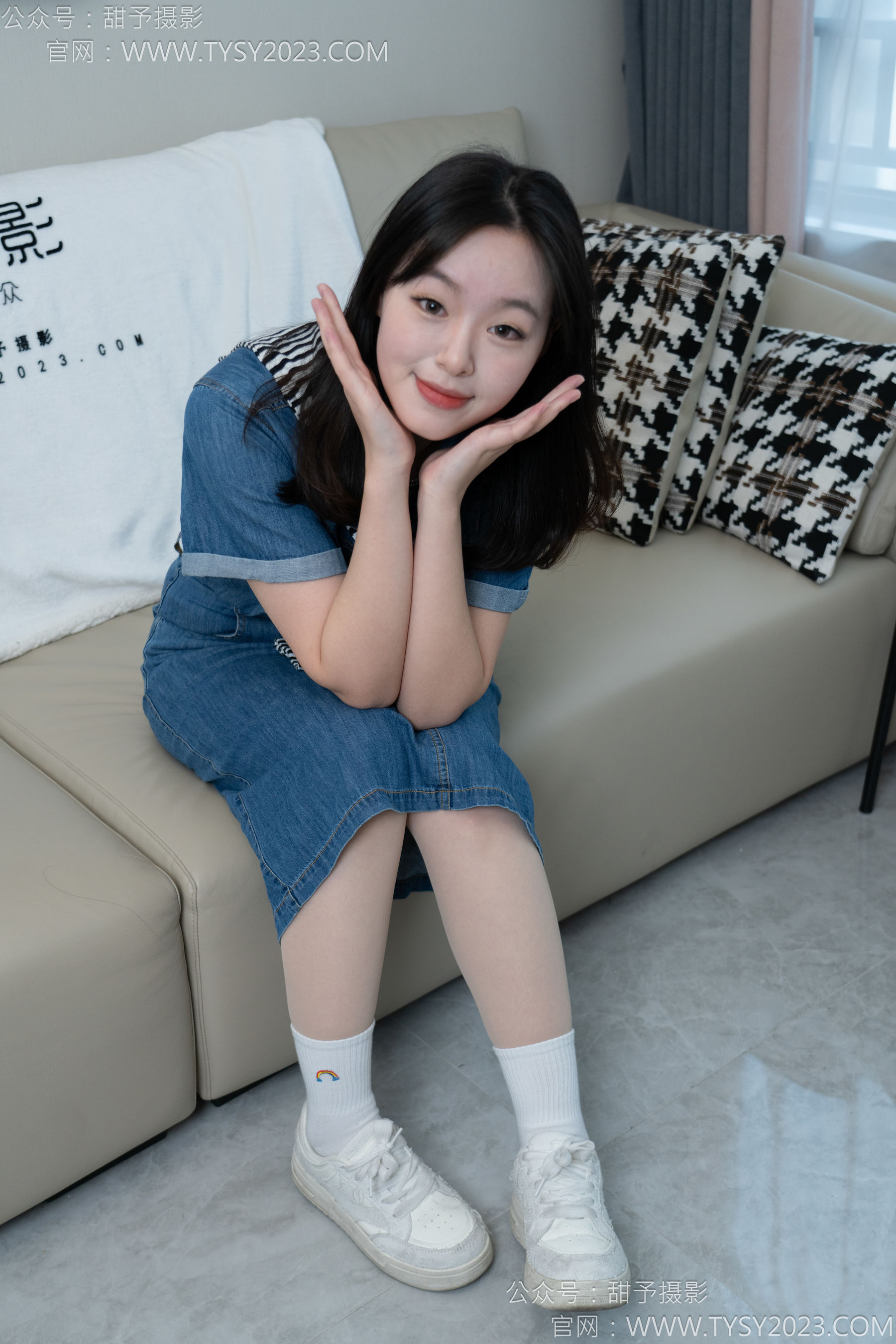 甜予摄影 No.151 小葵 - 板鞋、白棉袜、薄肉丝/(130P)