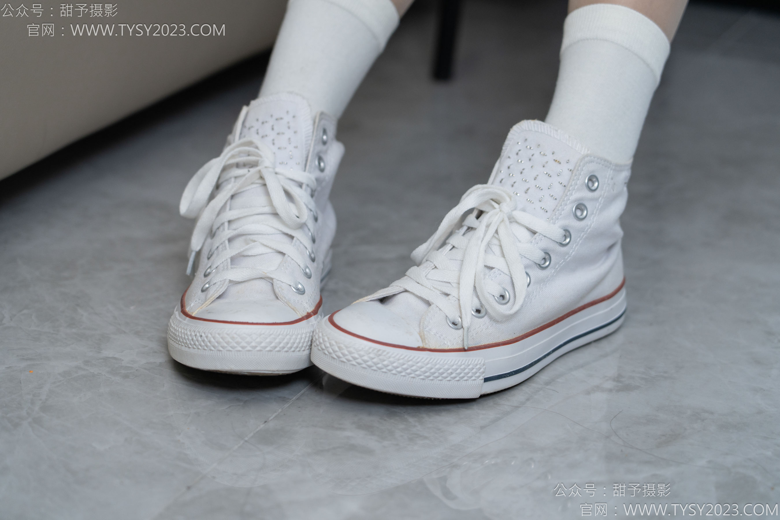 甜予摄影 No.154 澜澜 - 帆布鞋、白棉袜、薄灰丝、跺脚抖腿剧情/(129P)